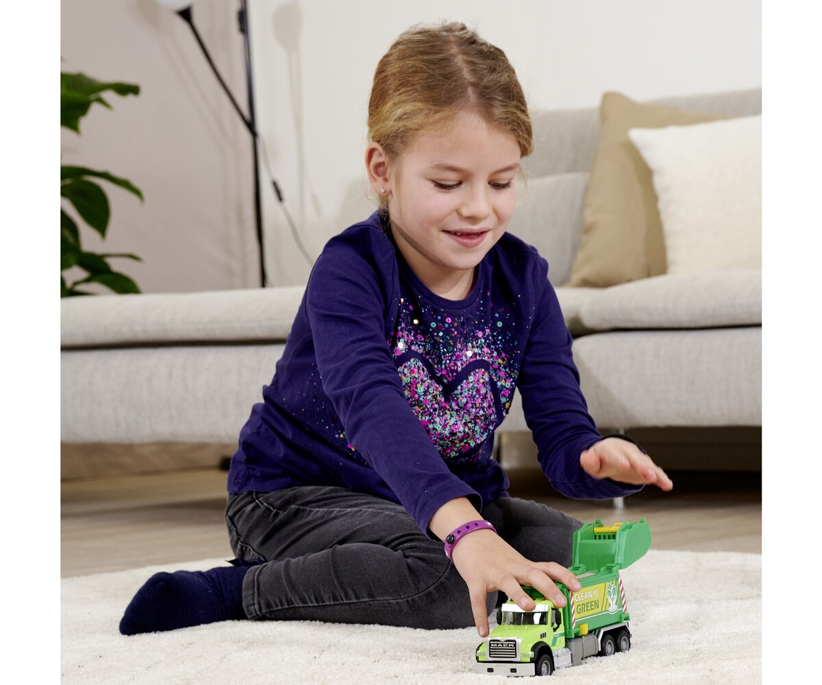 Majorette Mack Granite Garbage Truck (213743007) Drinnen, Innenarchitektur, Person, Strumpfwaren, Socke