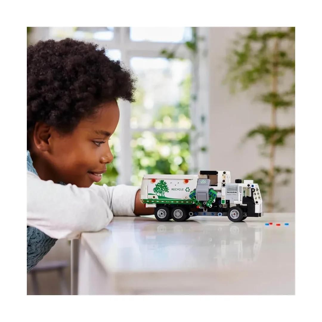 LEGO® Technic™ Mack® Lr Electric Müllwagen 42167