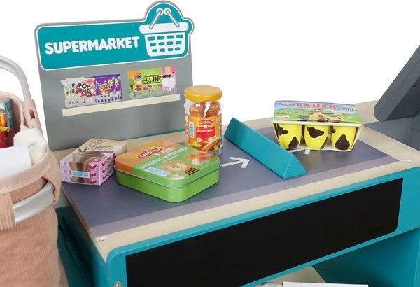 Moderne Supermarkt Theke aus Holz mit integriertem Kassensystem Moderne Supermarkt Theke aus Holz mit integriertem Kassensystem