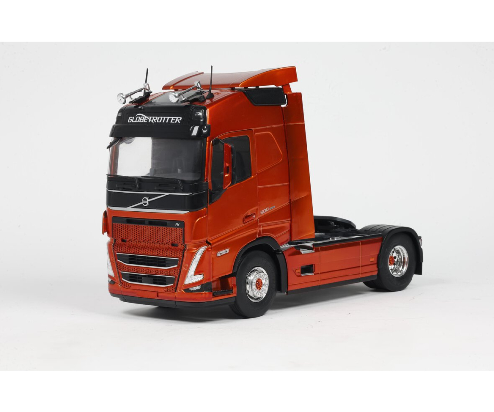 Solido 1:24 Volvo FH GT rot met. Solido 1:24 Volvo FH GT rot met.