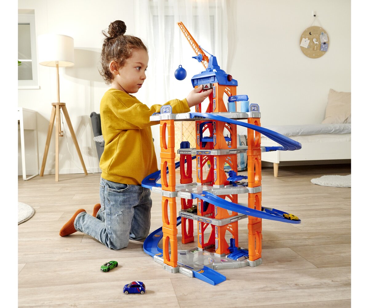 Majorette Motor Lift Center + 5 Cars (212059987) Person