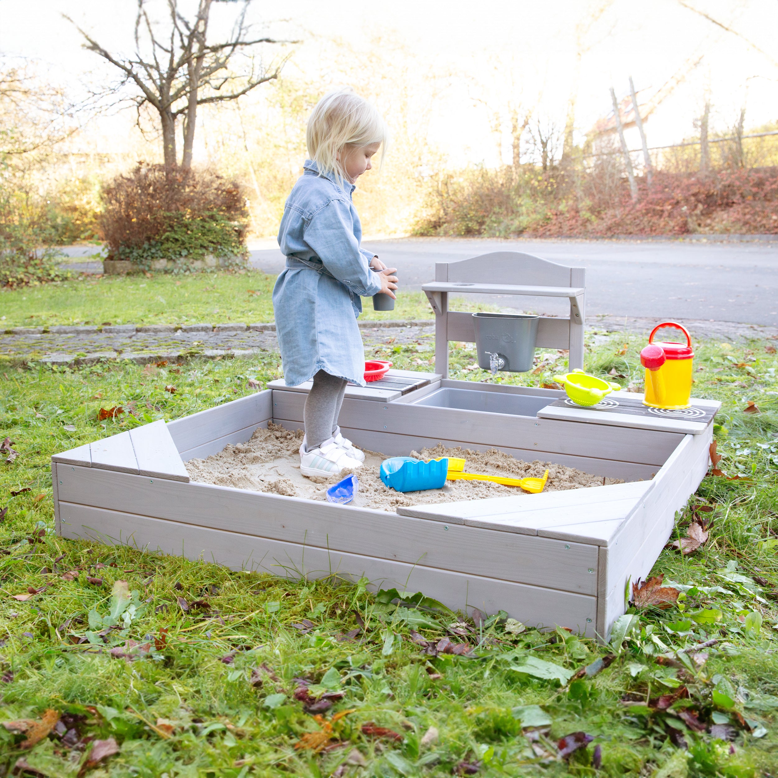 Roba 456061GAZU Sandkasten mit Matschküche + Plane grau – Outdoor + - Bild 4 Roba 456061GAZU Sandkasten mit Matschküche + Plane grau – Outdoor + - Produktbild 4