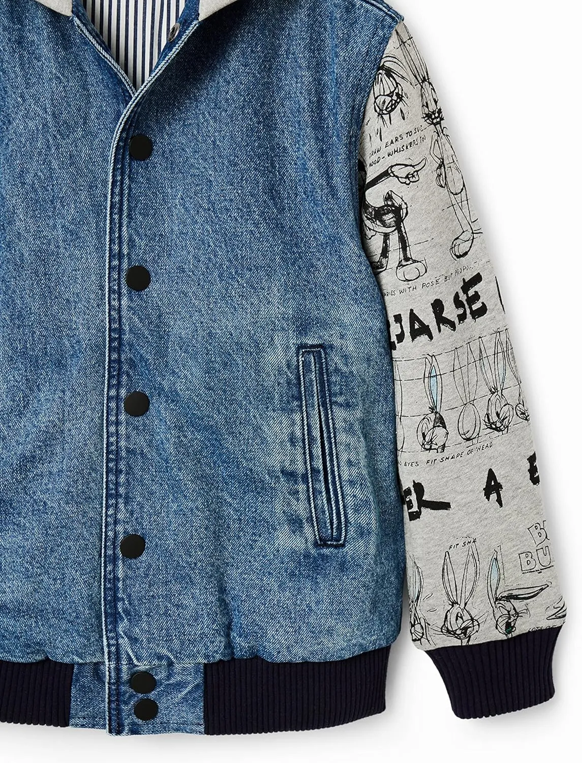 Desigual Jungen Jacke - Jeansjacke mit Bugs-Bunny-Motiv 23SBED015008 Desigual Jungen Jacke - Jeansjacke mit Bugs-Bunny-Motiv 23SBED015008