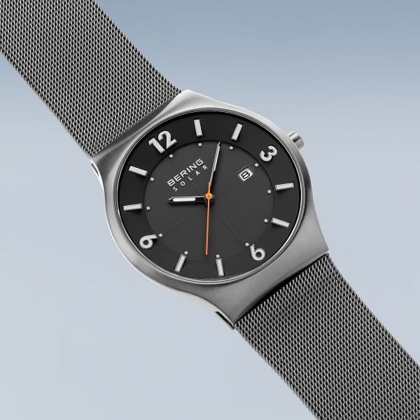 Bering 14440-077 Herrenuhr, Milanaise/Solar, Grau