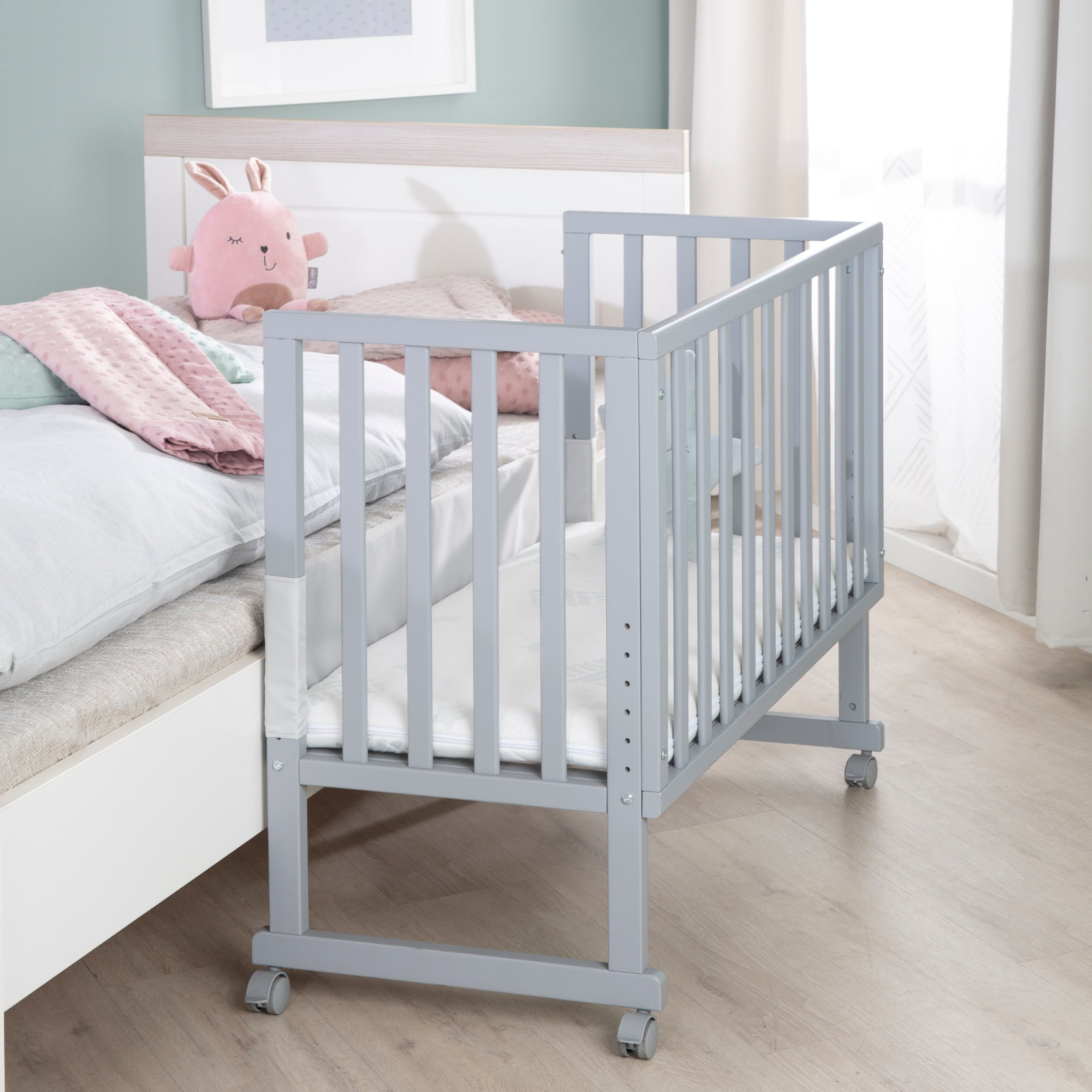 Roba 8961TP1 Stuben- Beistellbett +Barriere/Matratze taupe – Stubenbetten - Bild 7 Roba 8961TP1 Stuben- Beistellbett +Barriere/Matratze taupe – Stubenbetten - Produktbild 7