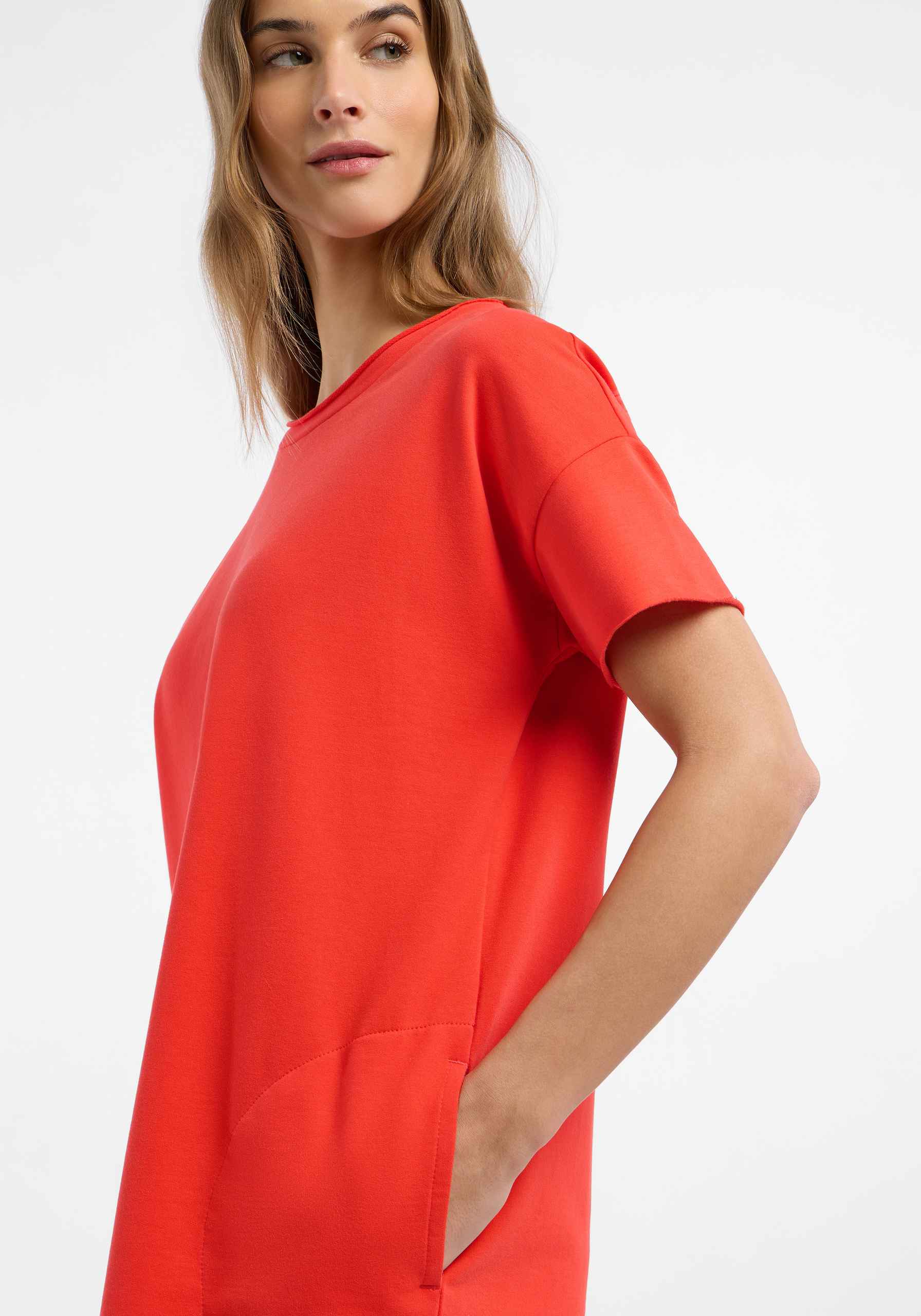 Elbsand Telma Sweatkleid in Rot Bild 6 Elbsand Telma Sweatkleid in Rot, Produktfoto 6.