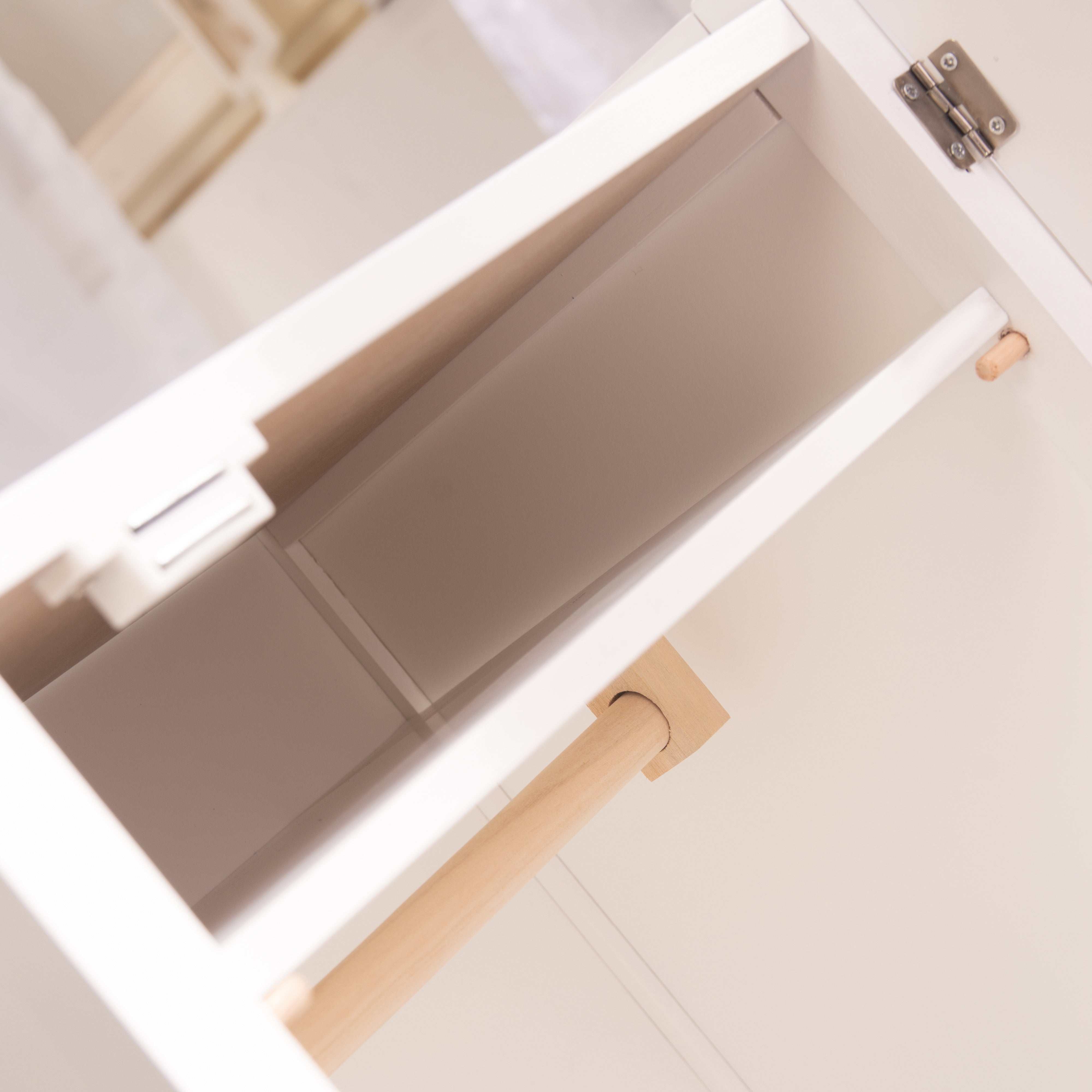 Roba 98530 Puppenkleiderschrank Stella grau – Puppenmöbel & Häuser - Bild 5 Roba 98530 Puppenkleiderschrank Stella grau – Puppenmöbel & Häuser - Produktbild 5