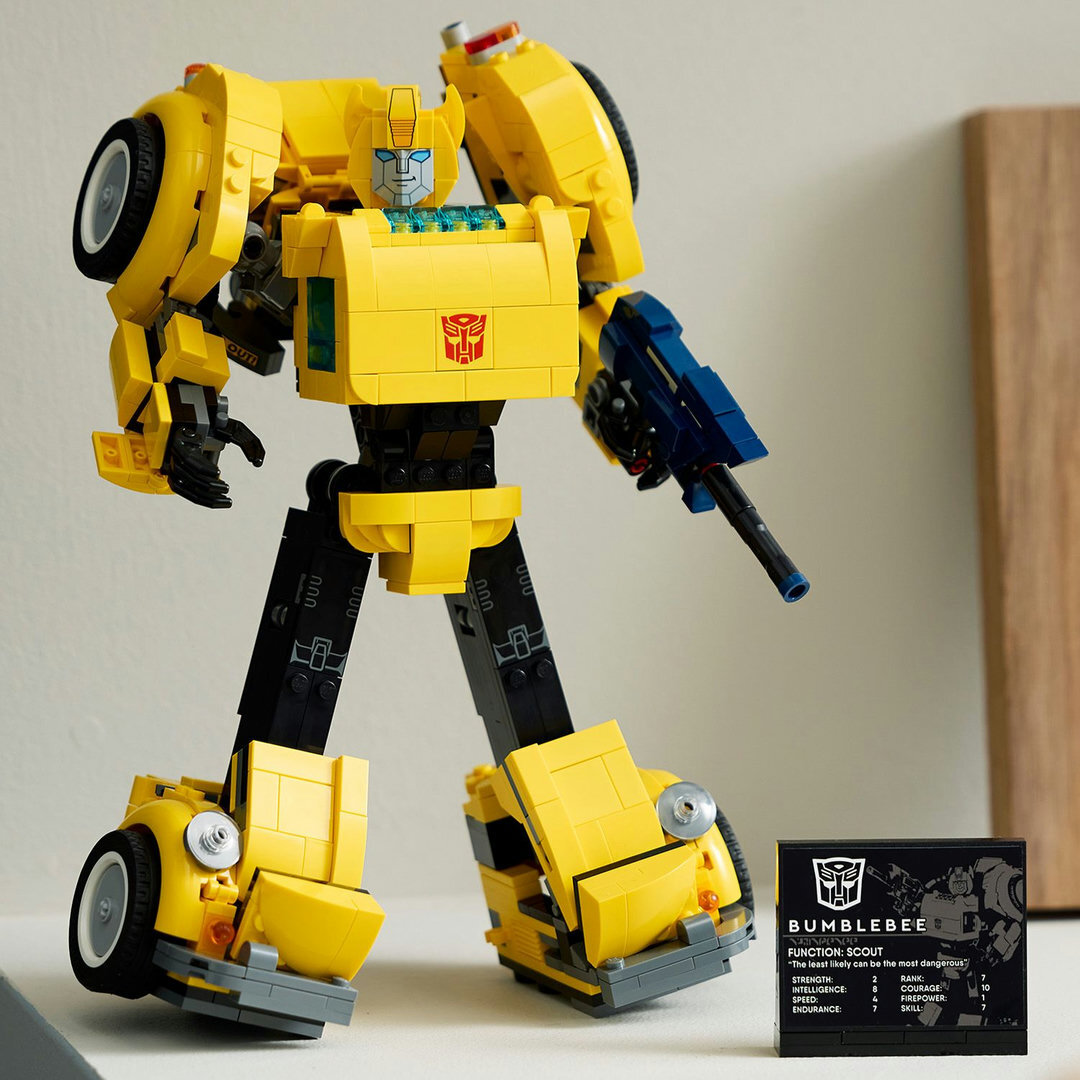 LEGO® Icons Transformers Bumblebee 10338 Spielzeug, Maschine, Rad