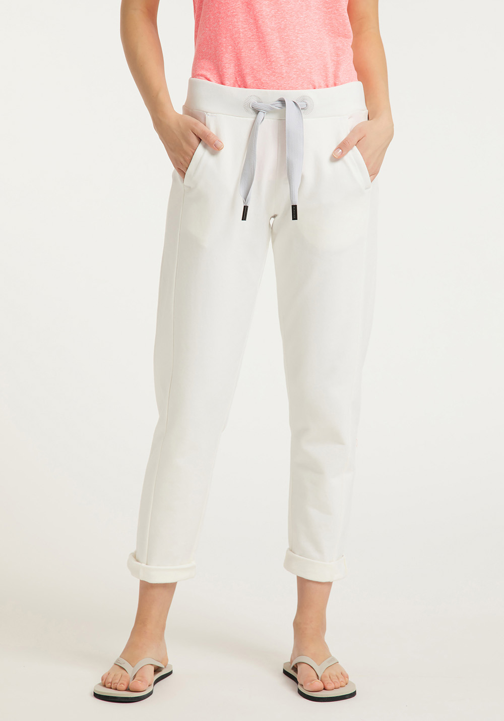 Elbsand Brinja Sweathose in cloud white, weisse Damen Sweathose. Bild 1.