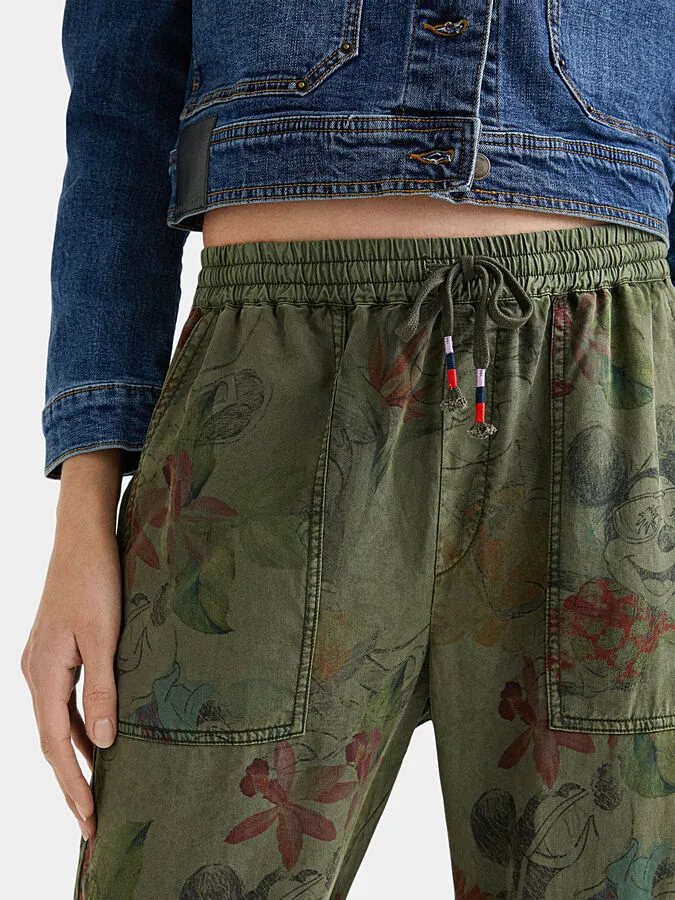 Desigual Damen Hose „Mickey Floral“ - Khaki 22SWPW23 GR. XL Desigual Damen Hose „Mickey Floral“ - Khaki 22SWPW23 GR. XL
