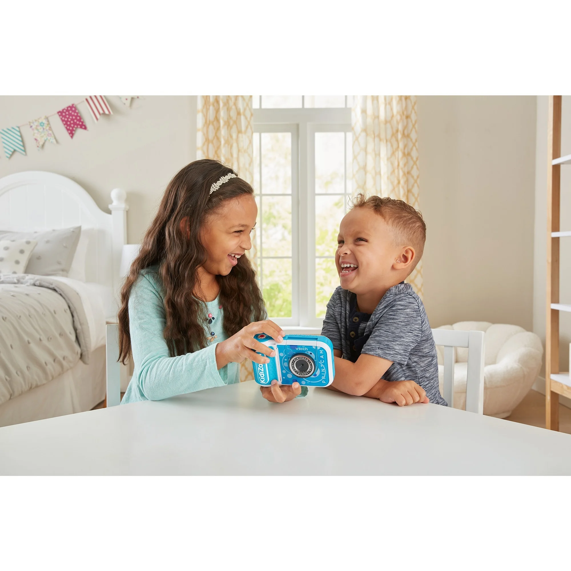VTech KidiZoom Print Cam Kinder-Kamera mit Direkt-Druck ab 4 Jahren VTech KidiZoom Print Cam in Azurblau, Kunststoff-Kamera mit 2 MP, 4× Zoom, 2,4 Display, Thermodrucker, 60 Druckvorlagen, 40 Effekte, microSD-Slot, Akku-USB, ab 4 J.,