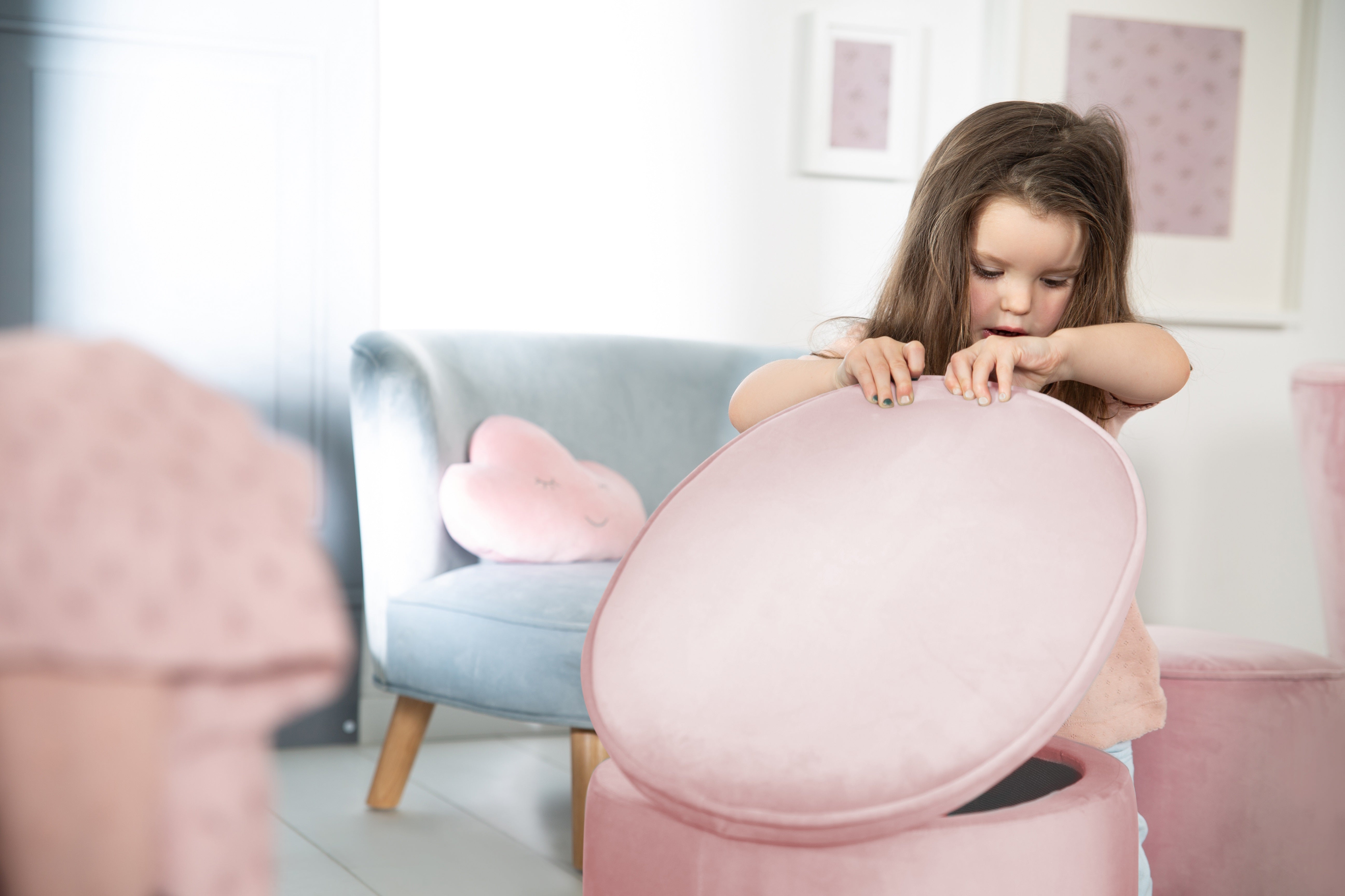 Roba 450140MA Kinderhocker oval mit Aufbewahrung mauve – Spielmöbel - Bild 3 Roba 450140MA Kinderhocker oval mit Aufbewahrung mauve – Spielmöbel - Produktbild 3