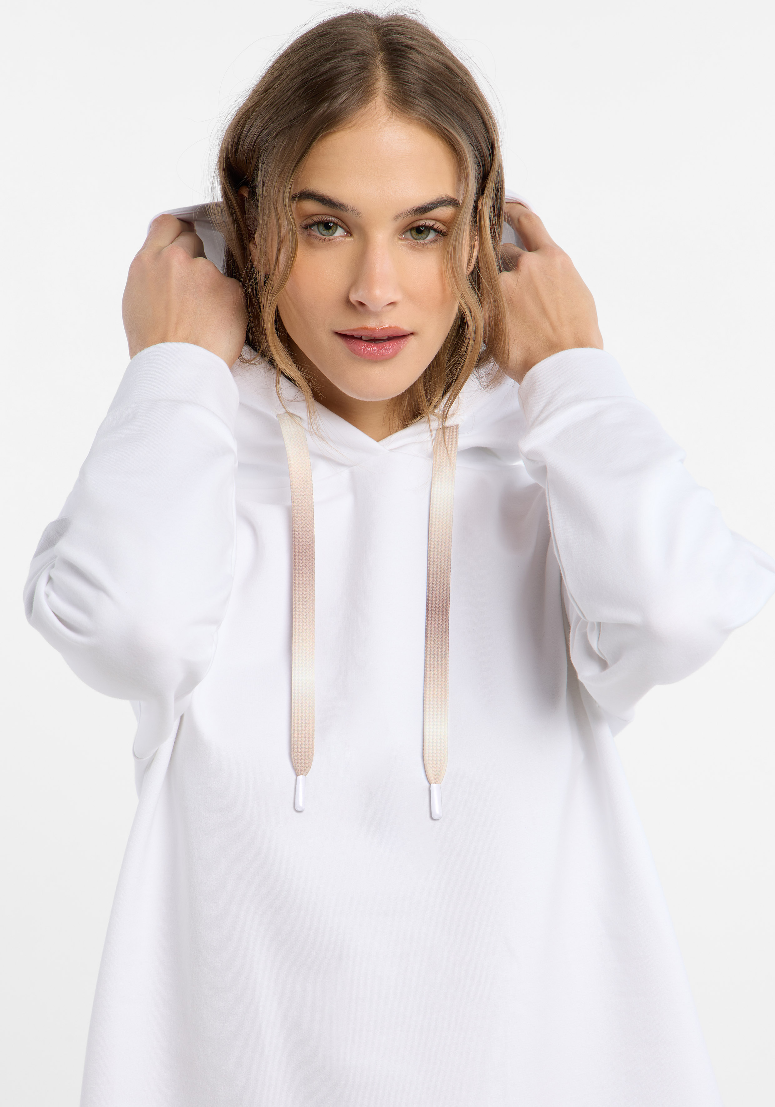 ELBSAND HOODIE, ELA, WEIß von Elbsand bei Conquest. Artikel ELB 70898/111016.