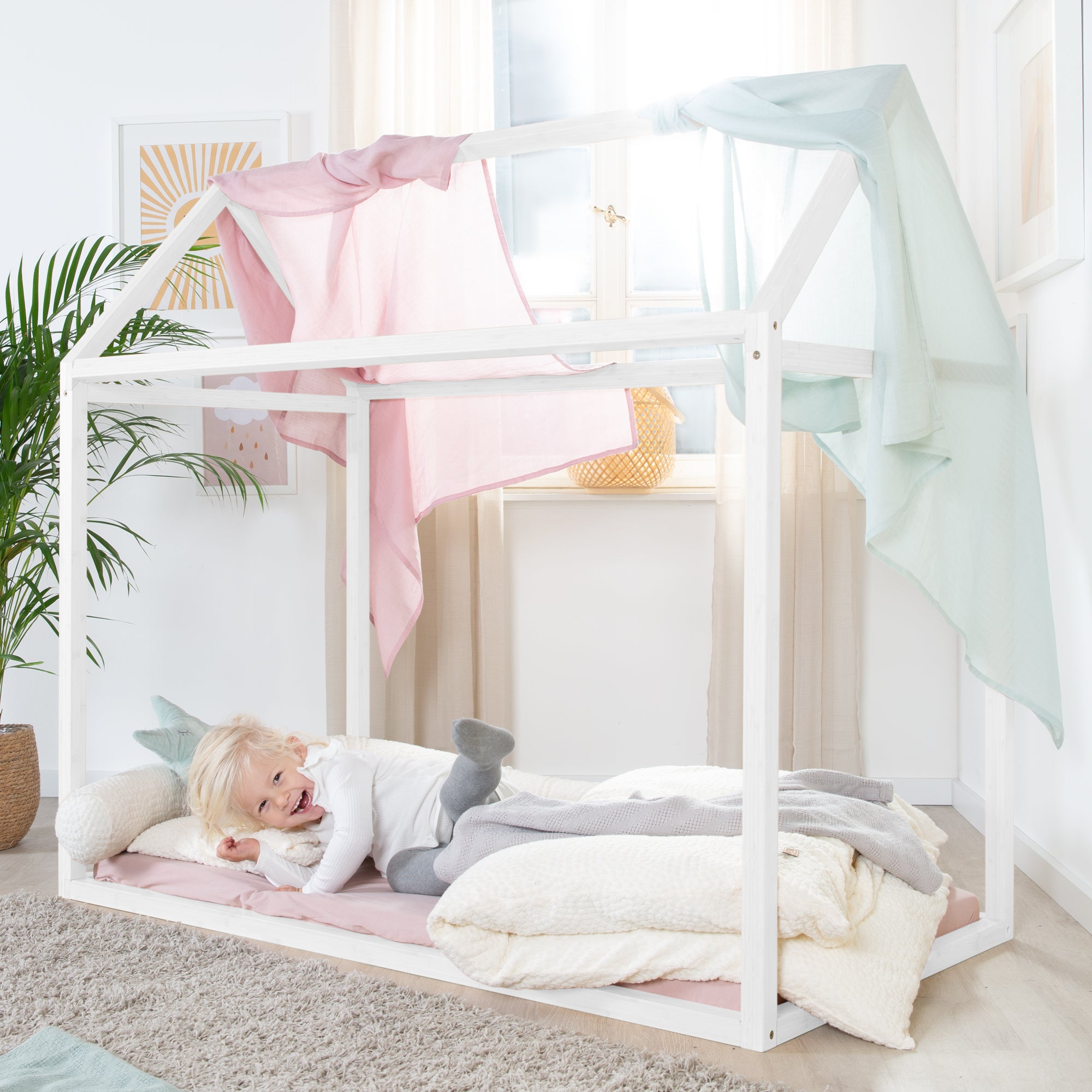 Roba 1061860WEZU Set Hausbett mit Matratze weiß - Bild 4 Roba 1061860WEZU Set Hausbett mit Matratze weiß - Produktbild 4