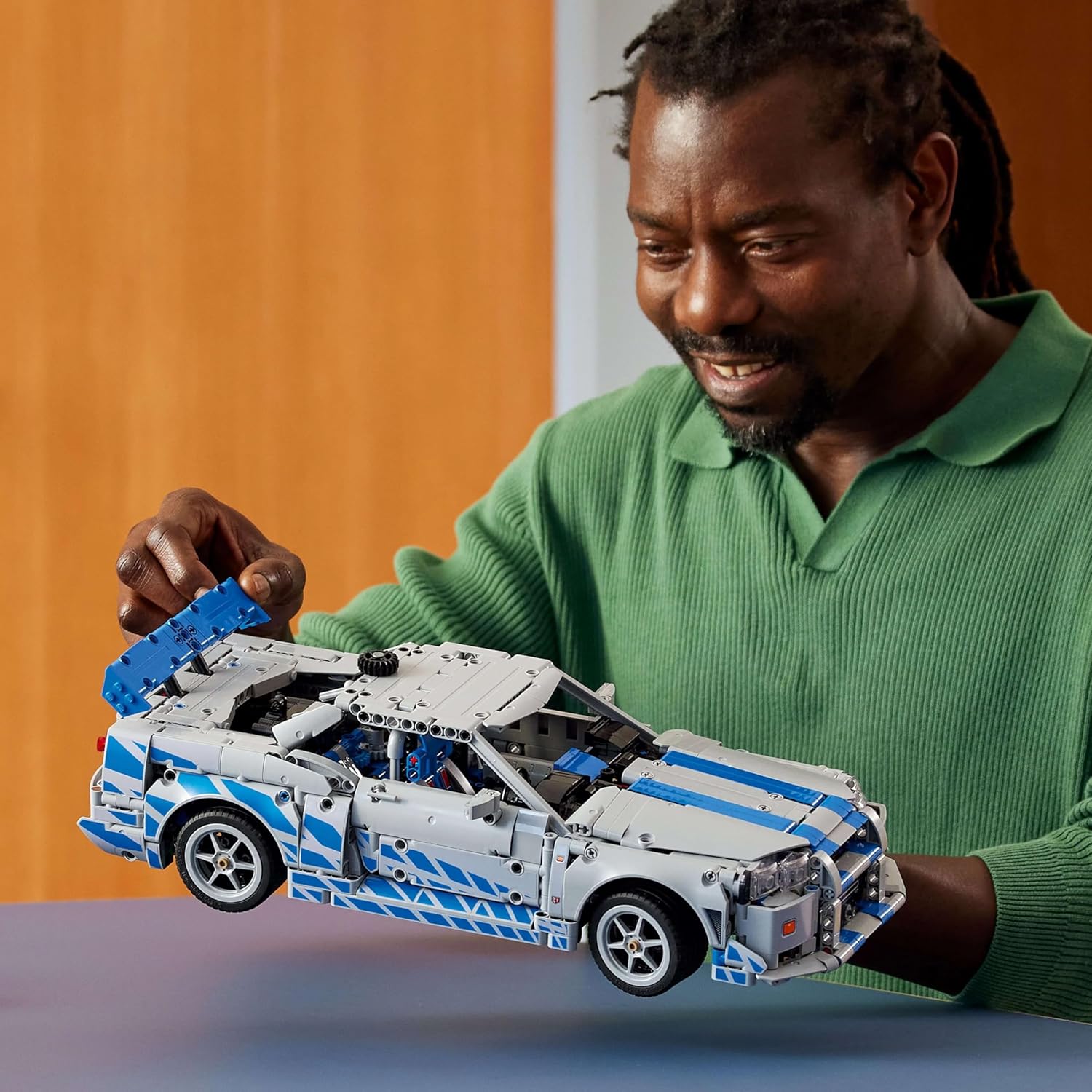 LEGO® Technic 42210 2 Fast 2 Furious Nissan Skyline GT-R Flitzer – Modell 42210 Spielzeug, Person