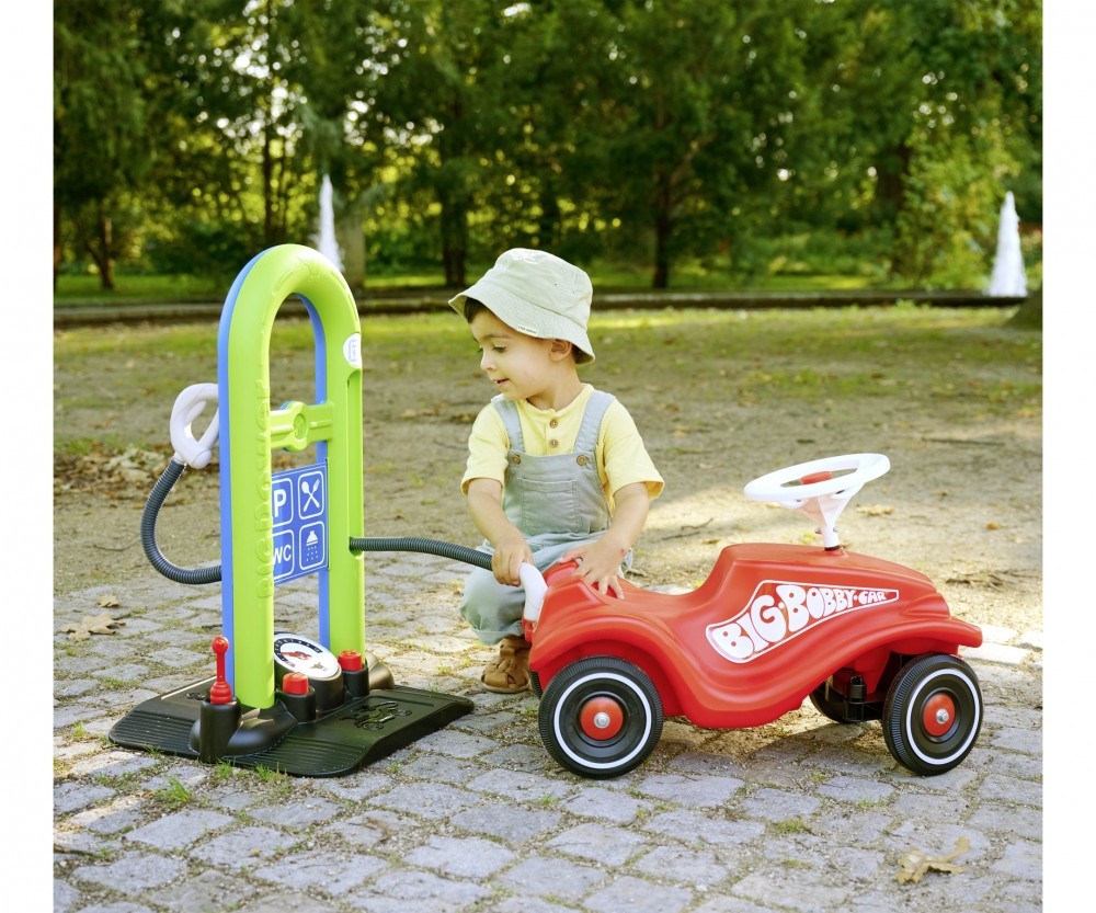 BIG Bobby Car Service Station 800056498 Gras, Person, Portrait, Park, Kind
