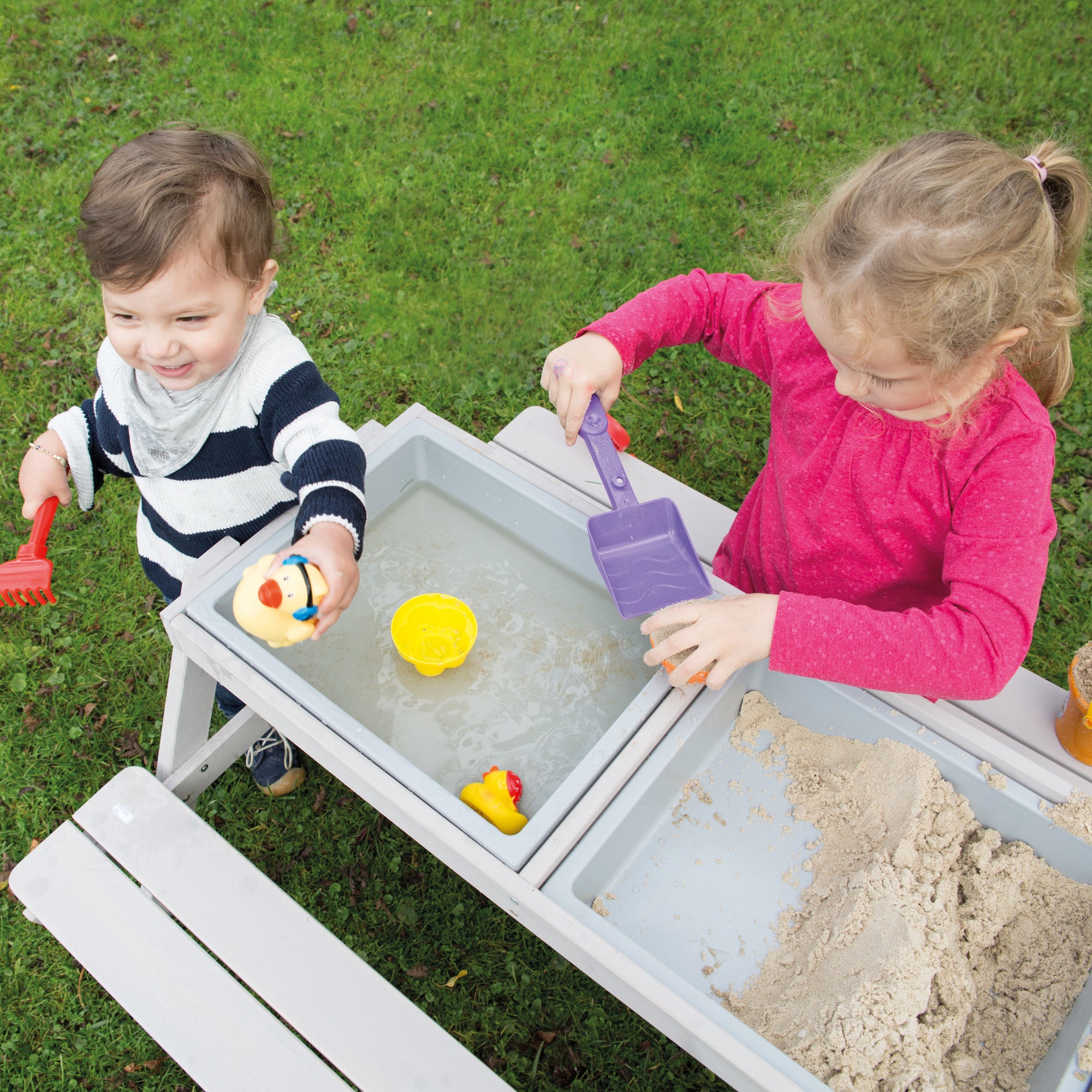 Roba 456002GAV190 Kindersitzgarnitur & Matschtisch grau – Outdoor + - Bild 7 Roba 456002GAV190 Kindersitzgarnitur & Matschtisch grau – Outdoor + - Produktbild 7