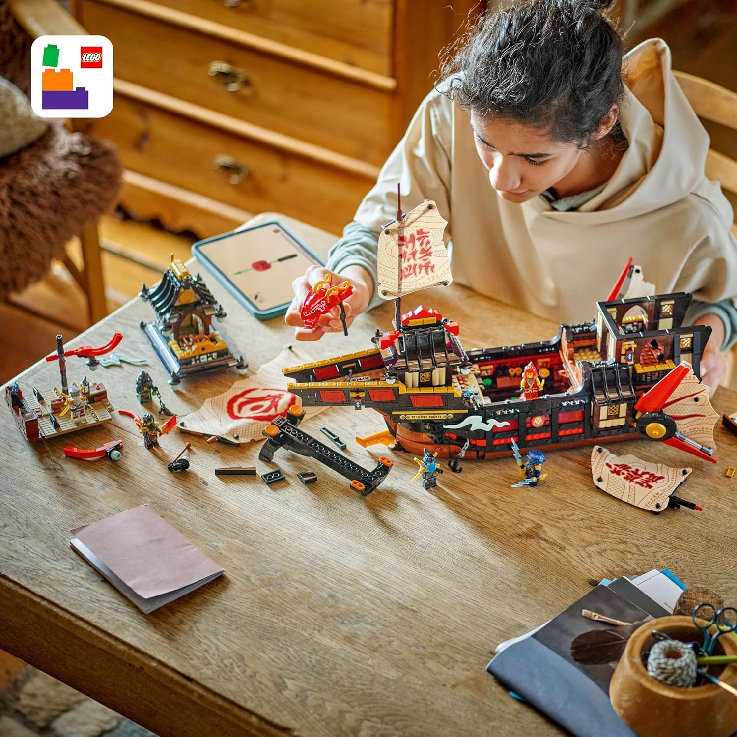 LEGO® NINJAGO® Der Tempel Flugsegler 71848 Spielzeug, Person