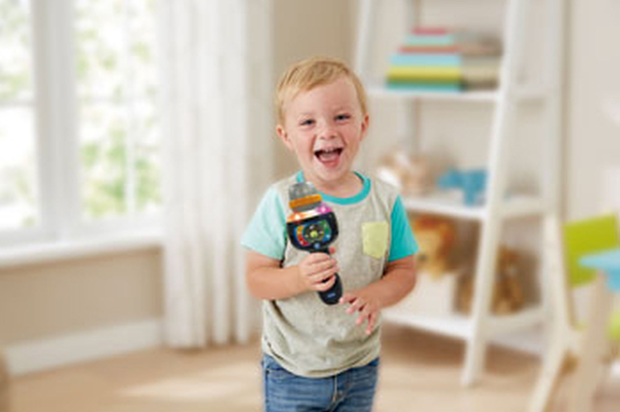 VTech Magisches Sing-Spaß-Mikrofon interaktives Karaoke-Spielzeug ab 2 Jahren VTech Magisches Sing-Spaß-Mikrofon aus Kunststoff mit LED-Ring im Musikrhythmus, 15 Lieder, Bluetooth, 4 Stimmen-Effekte, Applaustaste, Lautstärke, kindersicher, ab 2 J.,