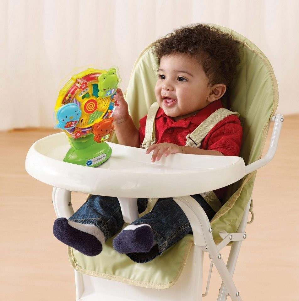VTech Babys Riesenrad Musikalische Spieluhr mit Saugnapf, ab 6 Monaten VTech Babys Riesenrad mit blinkenden Sternen, 3 Funktionstasten zum Lernen von Namen & ersten Zahlen, 10 Melodien, 5 gesungene Lieder, Saugnapf, Lautstärkeregler, ab 6 Monaten, Moebel, Stuhl, Baby, Person, Gesicht