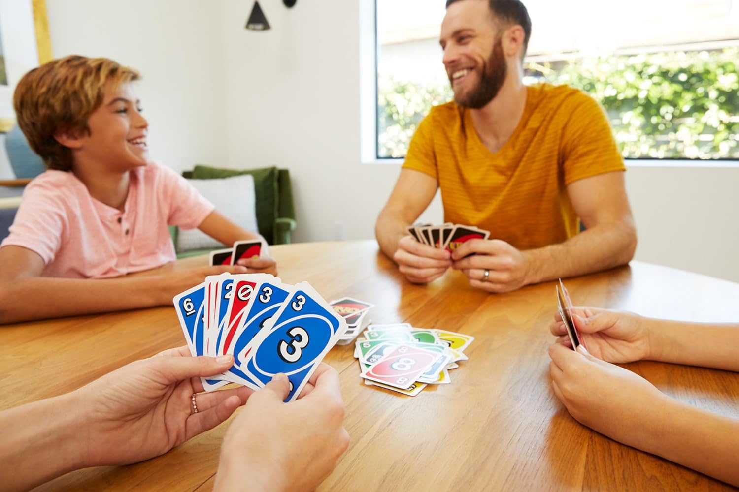 UNO - Das klassische Kartenspiel mit neuen Features (Mattel W2087) Erwachsener, Männlich, Mann, Person, Hand