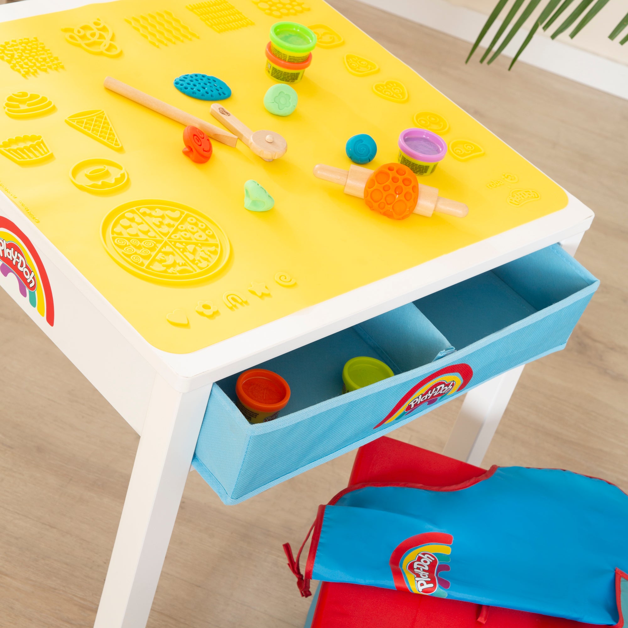Roba 450730PD1ZU Basteltisch roba x Play-Doh weiß – Spielmöbel - Bild 7 Roba 450730PD1ZU Basteltisch roba x Play-Doh weiß – Spielmöbel - Produktbild 7