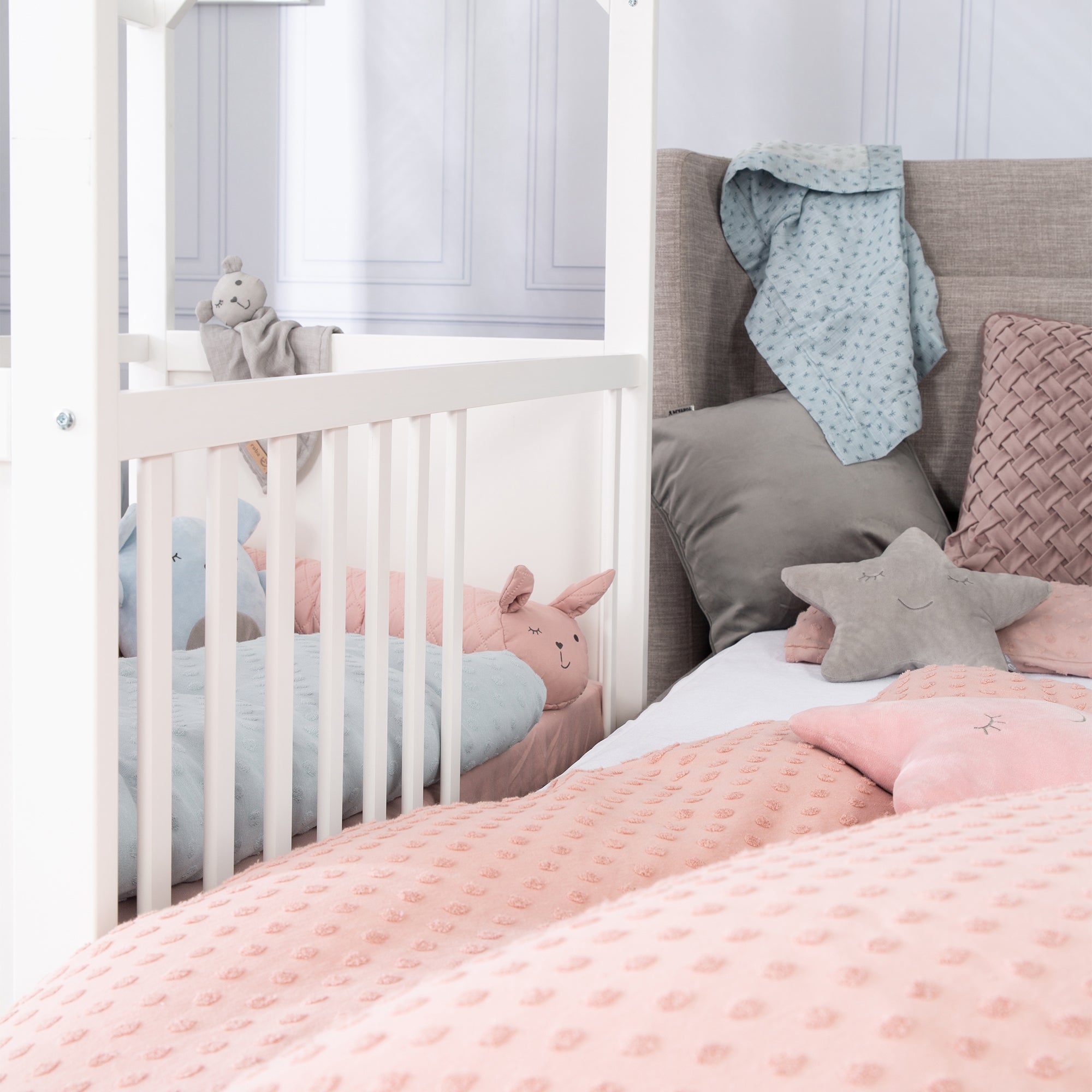 Roba 203120WEFS1 Hausbett 60 x 120cm inkl. Wickelplatte weiß – Komplettbettsets & Einzelbetten - Bild 9 Roba 203120WEFS1 Hausbett 60 x 120cm inkl. Wickelplatte weiß – Komplettbettsets & Einzelbetten - Produktbild 9