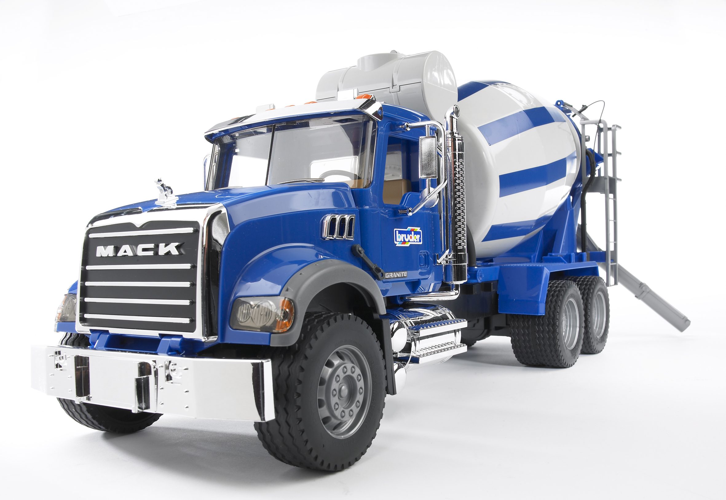 BRUDER 02814 - MACK Granite Betonmisch-LKW - Bild 3