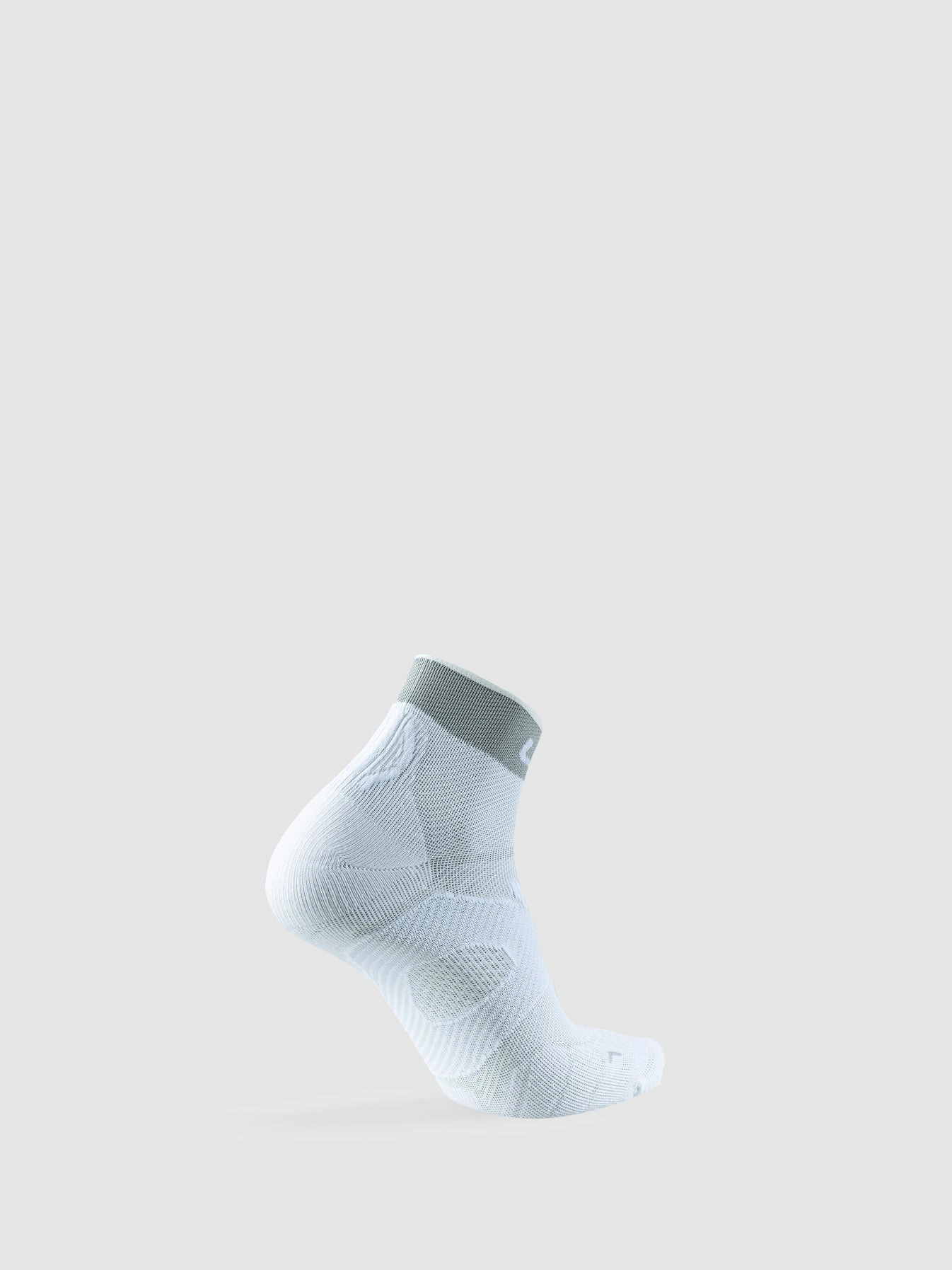 UYN Herren Laufsocken Runner's One Low Cut S100308S027 - Weiß/Silber GR. 39/41 UYN Herren Laufsocken Runner's One Low Cut S100308S027 - Weiß/Silber GR. 39/41