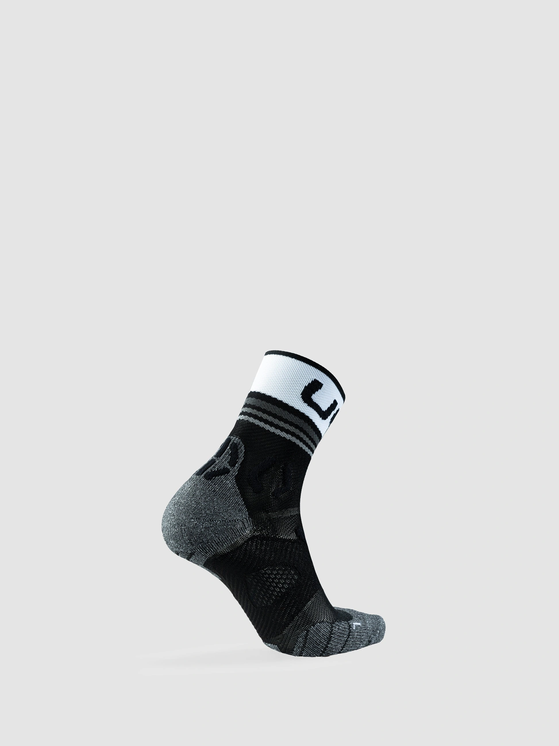 UYN Damen Laufsocken Runner's One Short S100272B119 - Schwarz/Weiß GR. 35/36 UYN Damen Laufsocken Runner's One Short S100272B119 - Schwarz/Weiß GR. 35/36