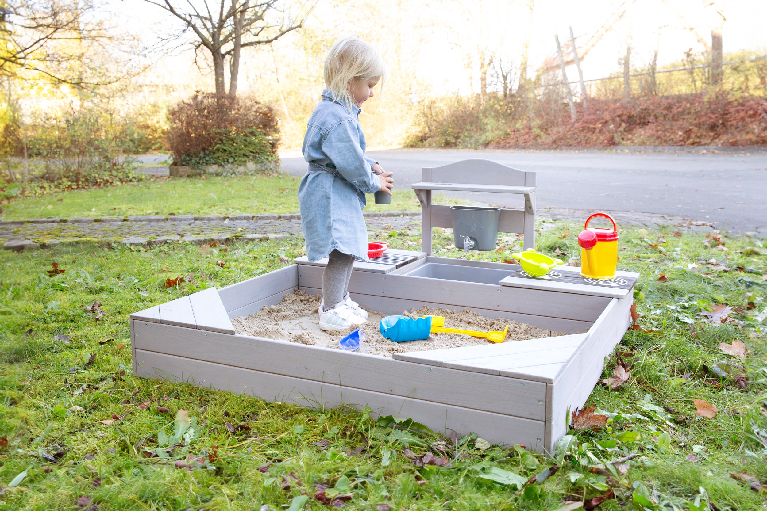 Roba 456061GAZU Sandkasten mit Matschküche + Plane grau – Outdoor + - Bild 12 Roba 456061GAZU Sandkasten mit Matschküche + Plane grau – Outdoor + - Produktbild 12