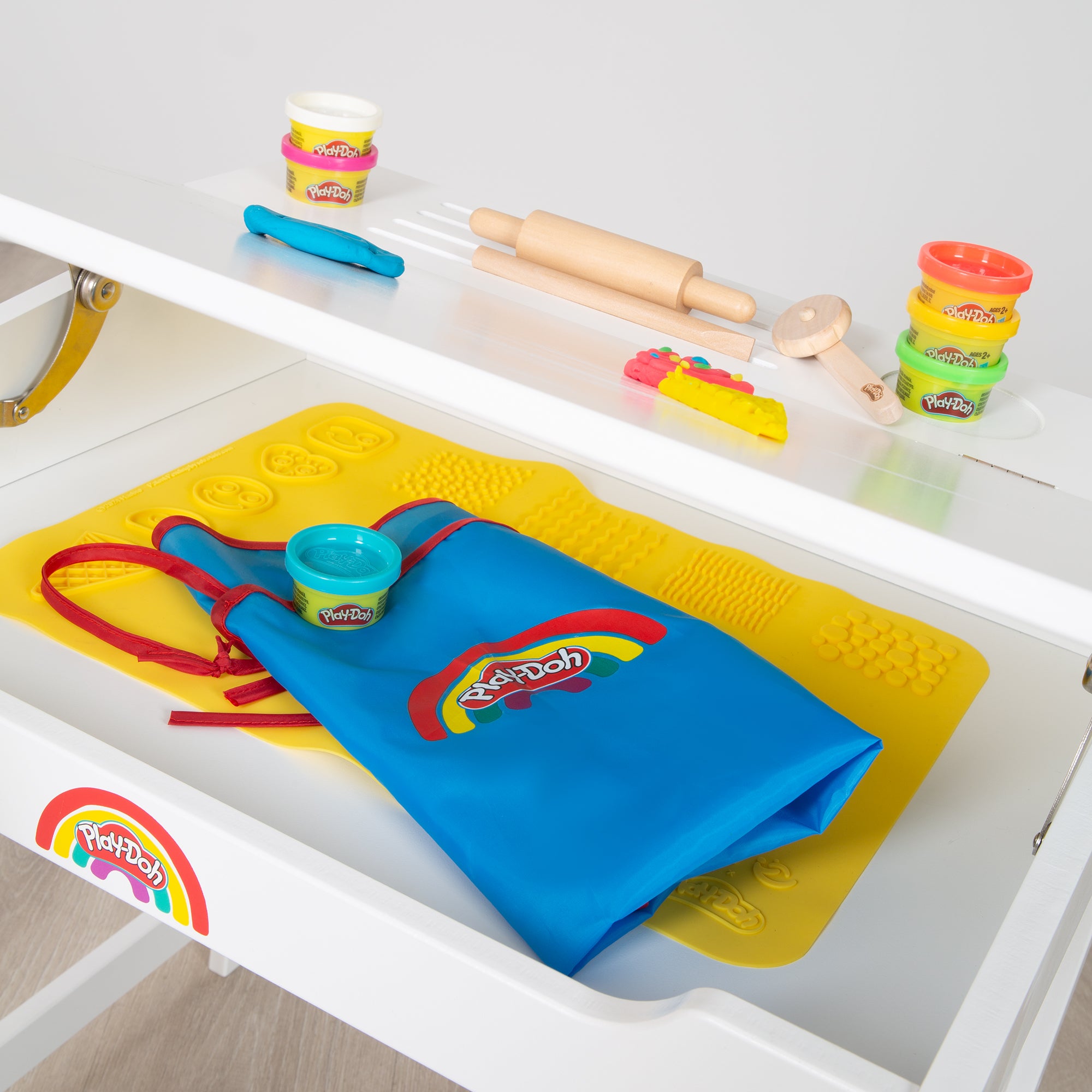 Roba 450024PD1ZU Schulpult mit Stuhl roba x Play-Doh weiß – Spielmöbel - Bild 10 Roba 450024PD1ZU Schulpult mit Stuhl roba x Play-Doh weiß – Spielmöbel - Produktbild 10