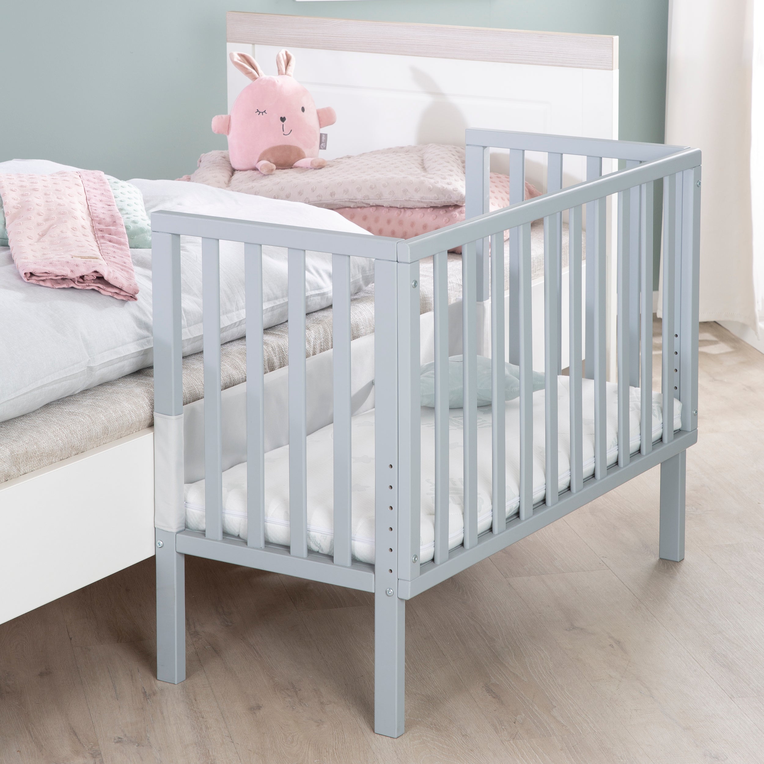 Roba 8970TP1 Beistellbett 2in1 mit Barriere + Matratze taupe – Stubenbetten - Bild 6 Roba 8970TP1 Beistellbett 2in1 mit Barriere + Matratze taupe – Stubenbetten - Produktbild 6