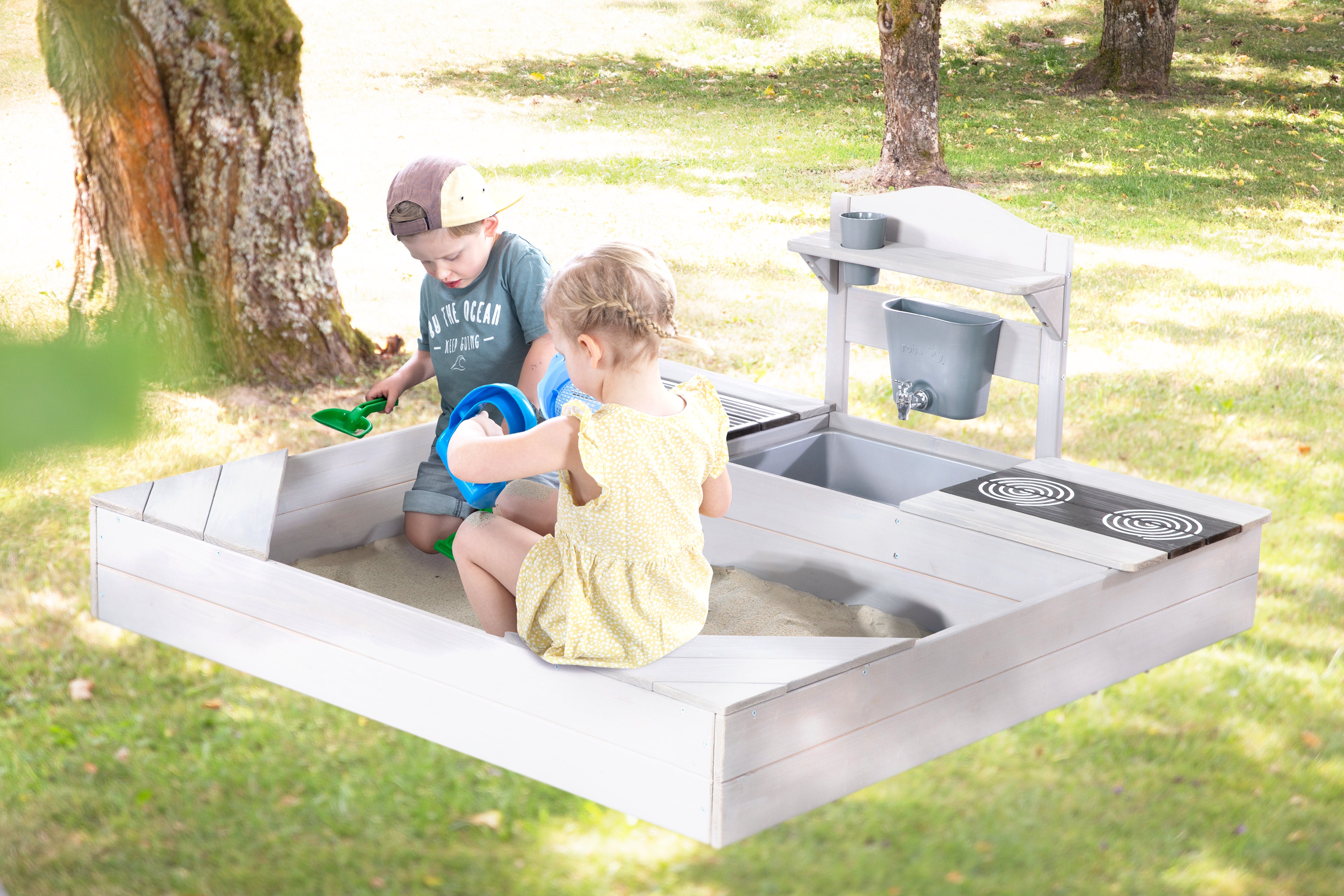 Roba 456061GAZU Sandkasten mit Matschküche + Plane grau – Outdoor + - Produktbild 11