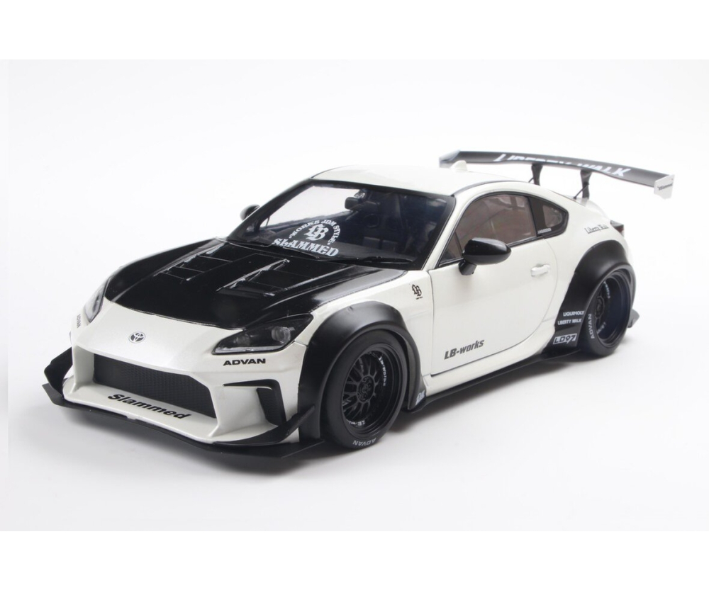 Solido 1:18 Toyota GR86 LBWK BODY KIT weiß