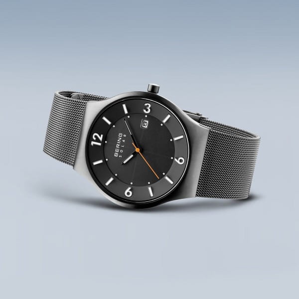 Bering 14440-077 Herrenuhr, Milanaise/Solar, Grau Bering 14440-077 Herrenuhr, Milanaise/Solar, Grau