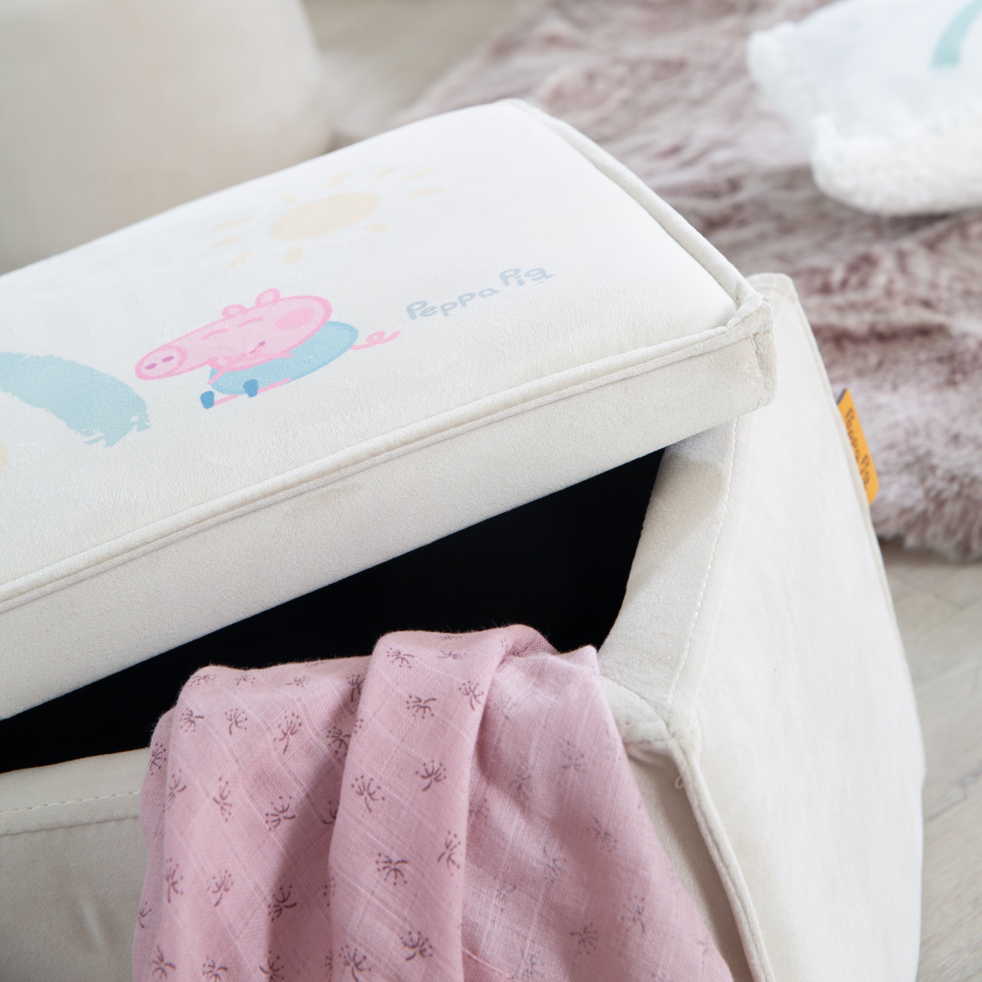 Roba 450141PP1 Kinderhocker mit Aufbewahrung Peppa Pig beige – Spielmöbel - Bild 2 Roba 450141PP1 Kinderhocker mit Aufbewahrung Peppa Pig beige – Spielmöbel - Produktbild 2