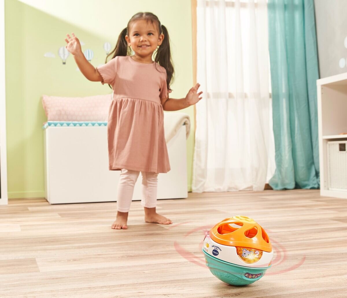 VTech 3-in-1 Magischer Musikball interaktives Lernspielzeug für 9-36 Monate VTech 3-in-1 Magischer Musikball Spielball, Roll-Saunduhr und Trommel in einem; rollt selbst, LED-Tasten mit Sätzen, 4 Lieder & 12 Melodien, fördert Bewegung, Zahlen & Farben, ab 9-36 Monaten,