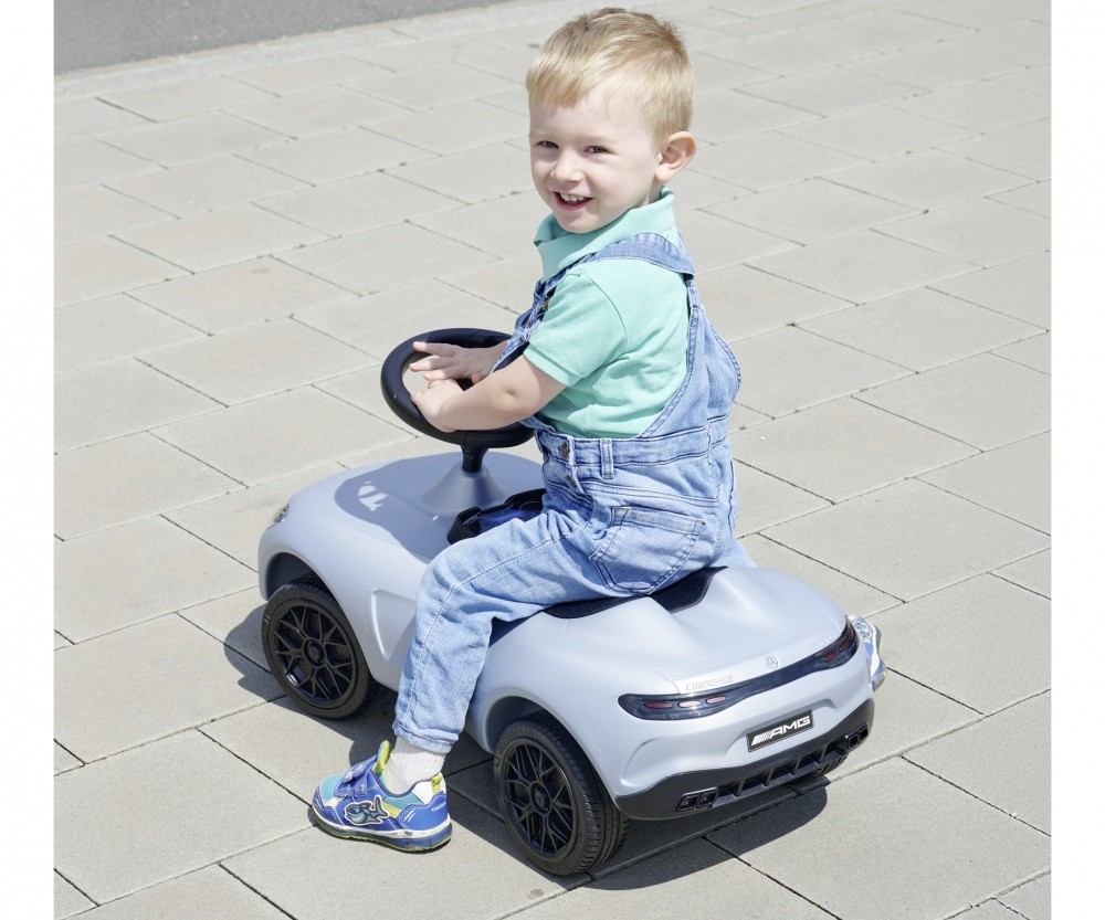 Mercedes-AMG GT von BIG 800056354 Person, Photographie, Portrait, Sitzen, Schuh