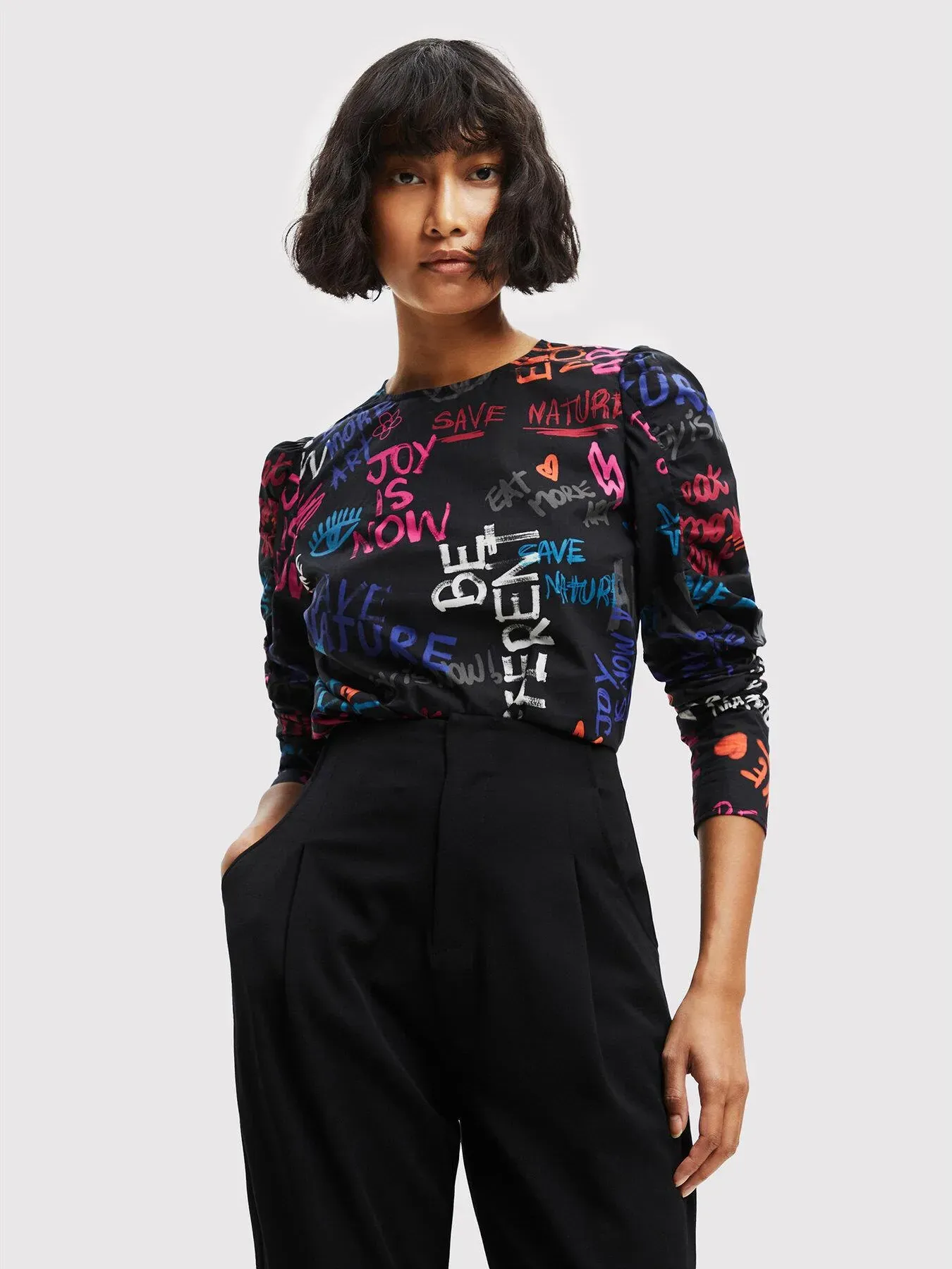 Desigual Damen Bluse - Schwarz, Bunt bedruckt 22WWBW032000 GR. M Desigual Damen Bluse - Schwarz, Bunt bedruckt 22WWBW032000 GR. M