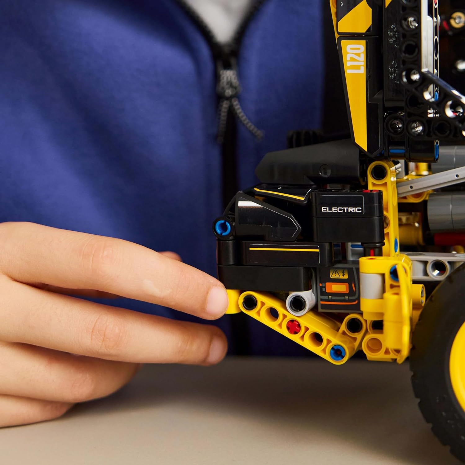 LEGO® Technic 42209 Volvo L120 Electric Radlader Spielzeug