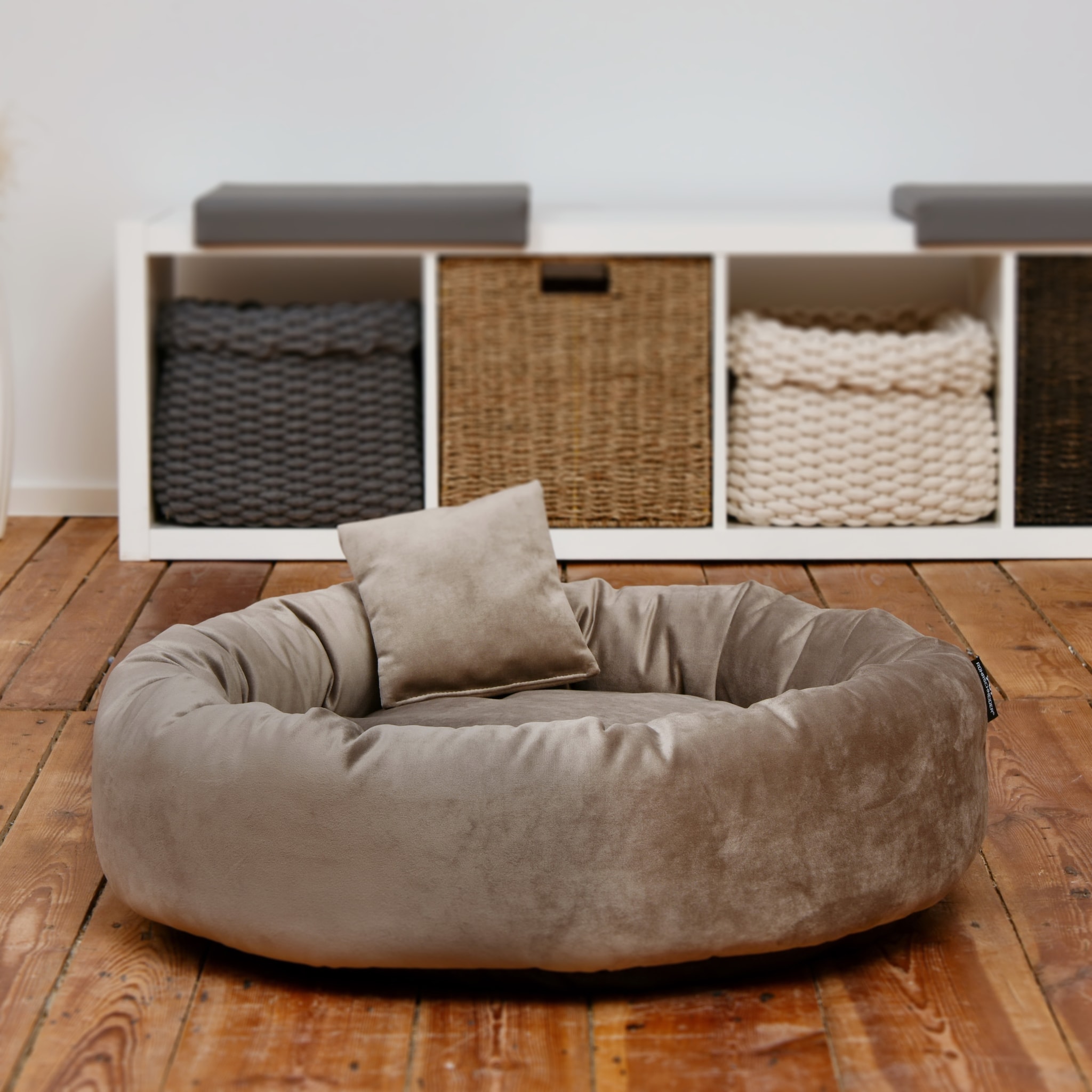 Rohrschneider – RS 22237 – Kuschelinsel Velvet taupe Gr. M – Taupe – Haustiermöbel