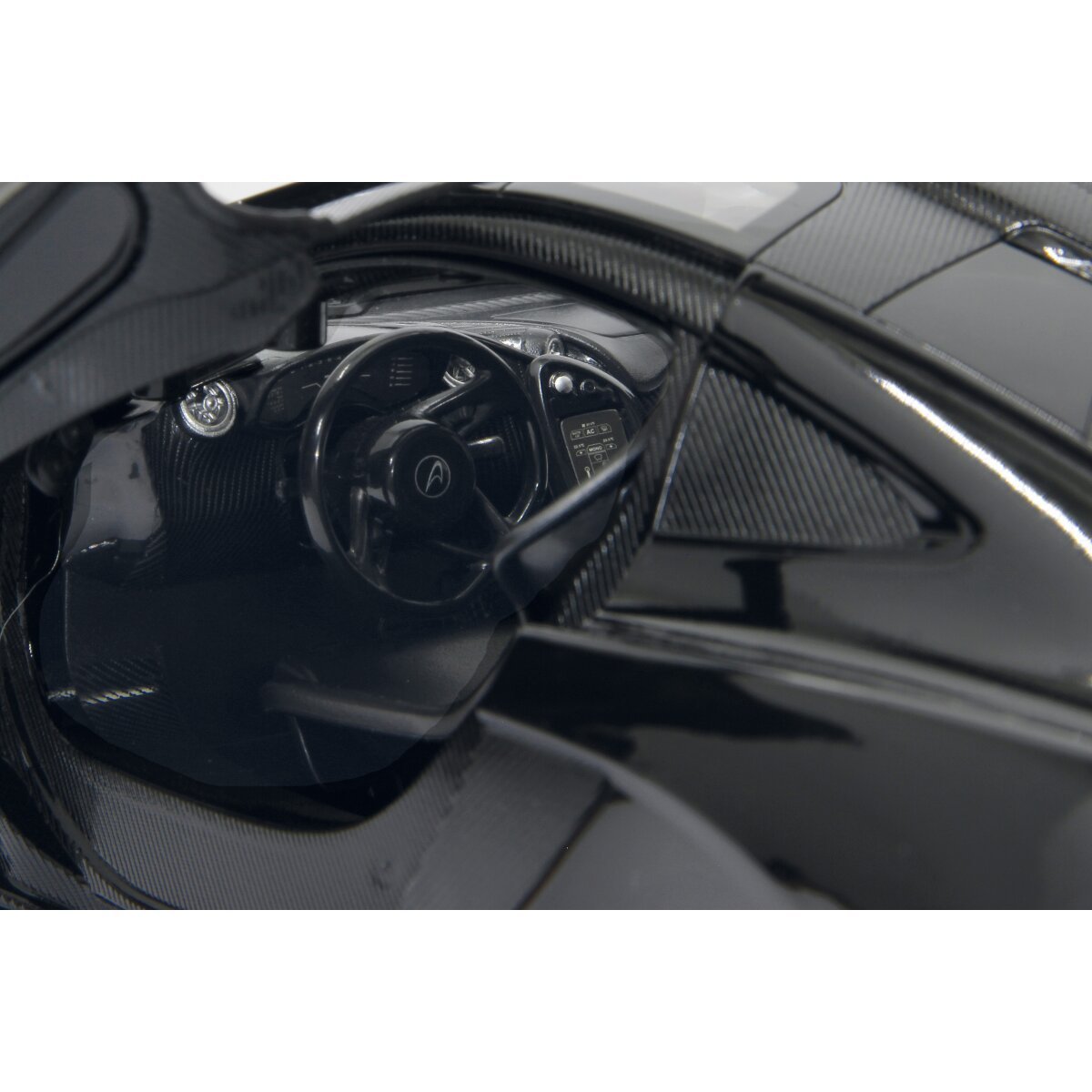 JAMARA McLaren P1 1:14 schwarz 2,4GHz Tür manuell ab 6 Jahren JAMARA McLaren P1 1:14 schwarz 2,4GHz Tür manuell ab 6 Jahren
