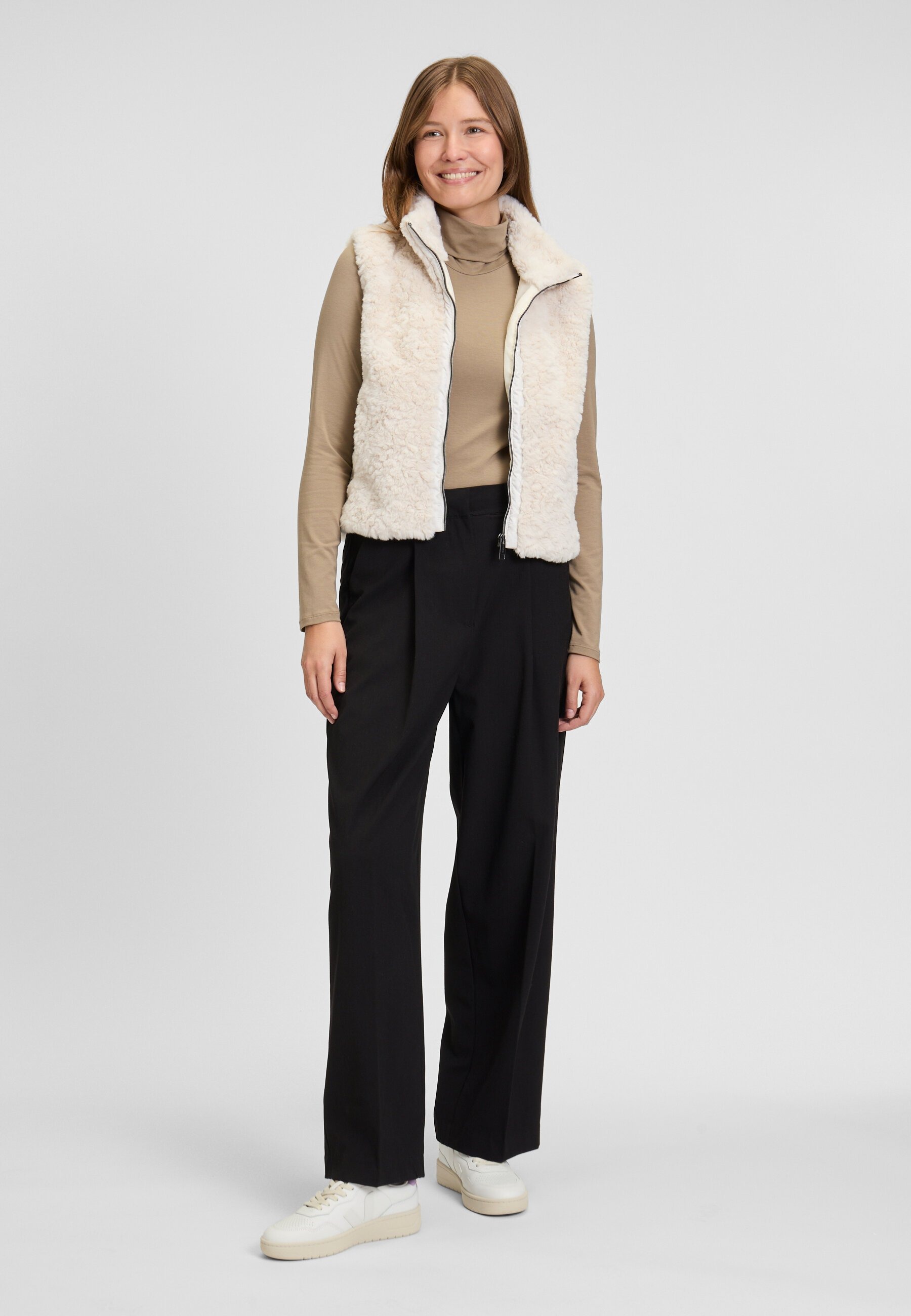 Covered Cleo 2 Damen Ärmellose Weste - Beige Covered Cleo 2 Damen Ärmellose Weste - Beige