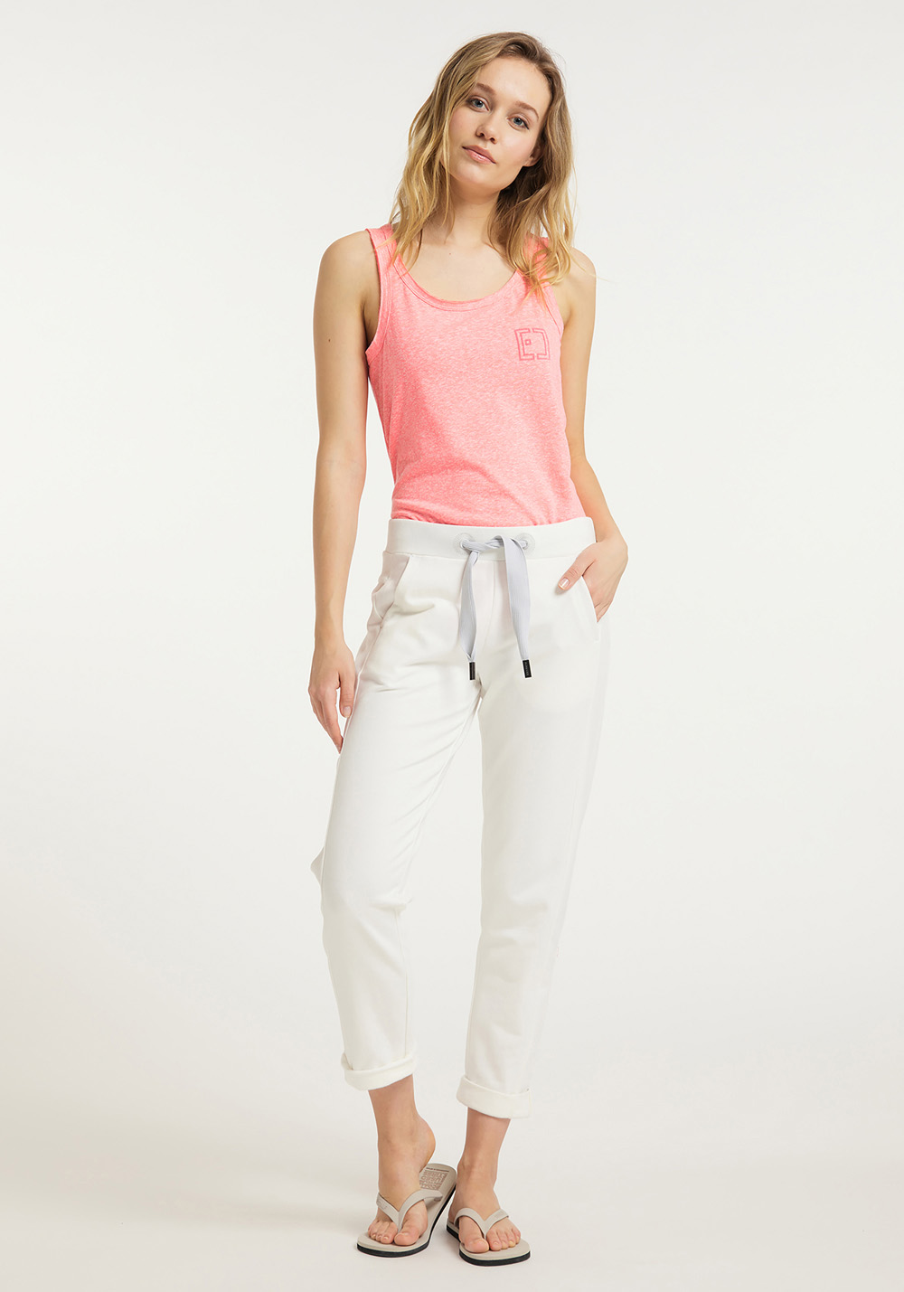 Elbsand Brinja Sweathose in cloud white, weisse Damen Sweathose. Bild 2.