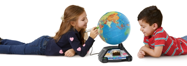 VTech Interaktiver Videoglobus Erwachsener, Weiblich, Person, Frau, Jugendlich