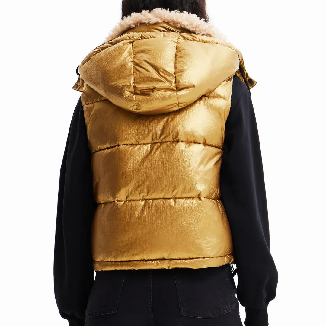 Desigual Damen Weste - Gold, Kurz-Steppweste mit Kunstfellkragen 22WWEW268033 GR. L Desigual Damen Weste - Gold, Kurz-Steppweste mit Kunstfellkragen 22WWEW268033 GR. L