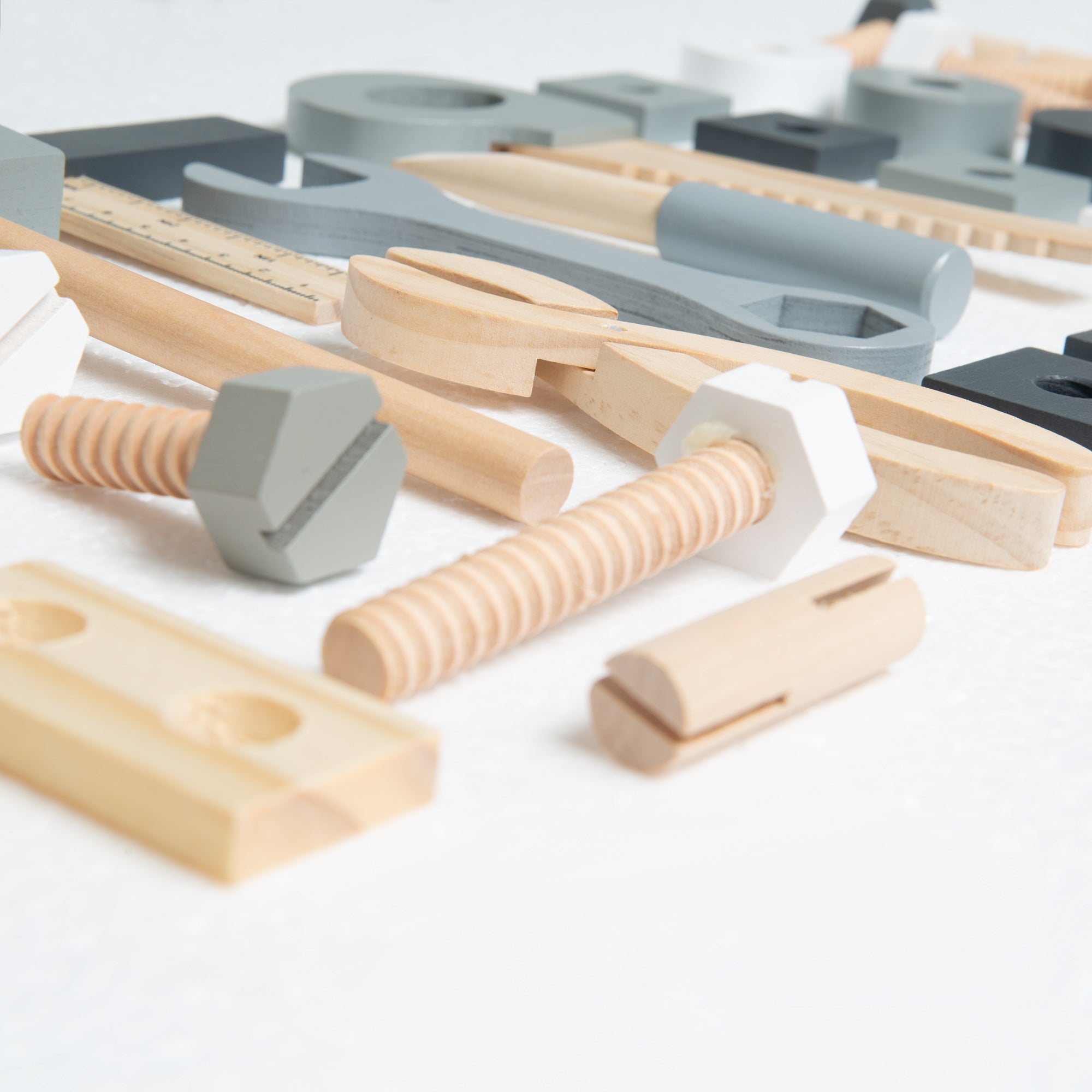 Roba 97211 Werkbank, höhenverstellbar natur lackiert – Rollenspiel - Bild 15 Roba 97211 Werkbank, höhenverstellbar natur lackiert – Rollenspiel - Produktbild 15