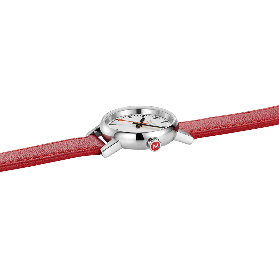 Mondaine evo2 316L Stainless steel Wiße MSE.26110.LCV Armbanduhr, Arm, Körperteil, Person