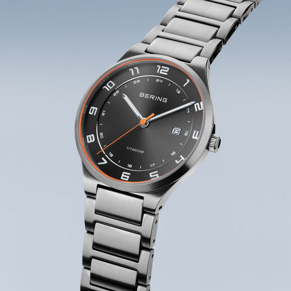 Bering 15139-709 Herrenuhr, Titan, Silber Bering 15139-709 Herrenuhr, Titan, Silber